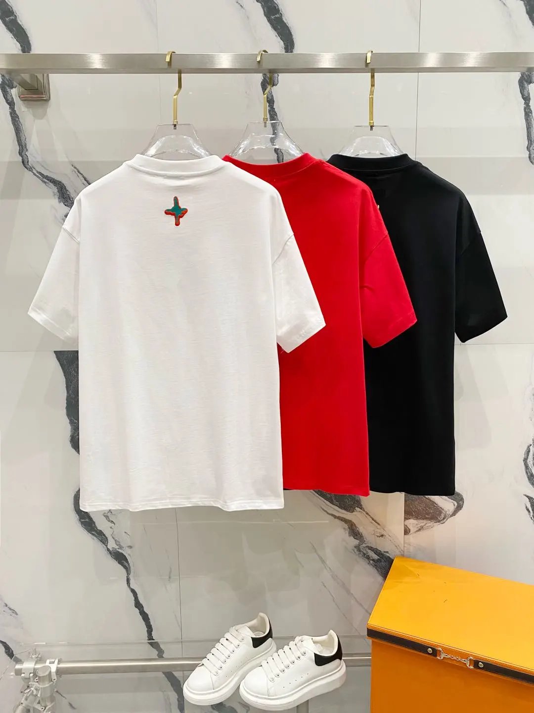 Dior T-shirt Color-Block Embroidered Letters LOGO round Neck Short Sleeve25ss New Pure Cotton Unisex Style T T-shirt OS Loose Fit Base Shirt Top Half Sleeve T-Shirt