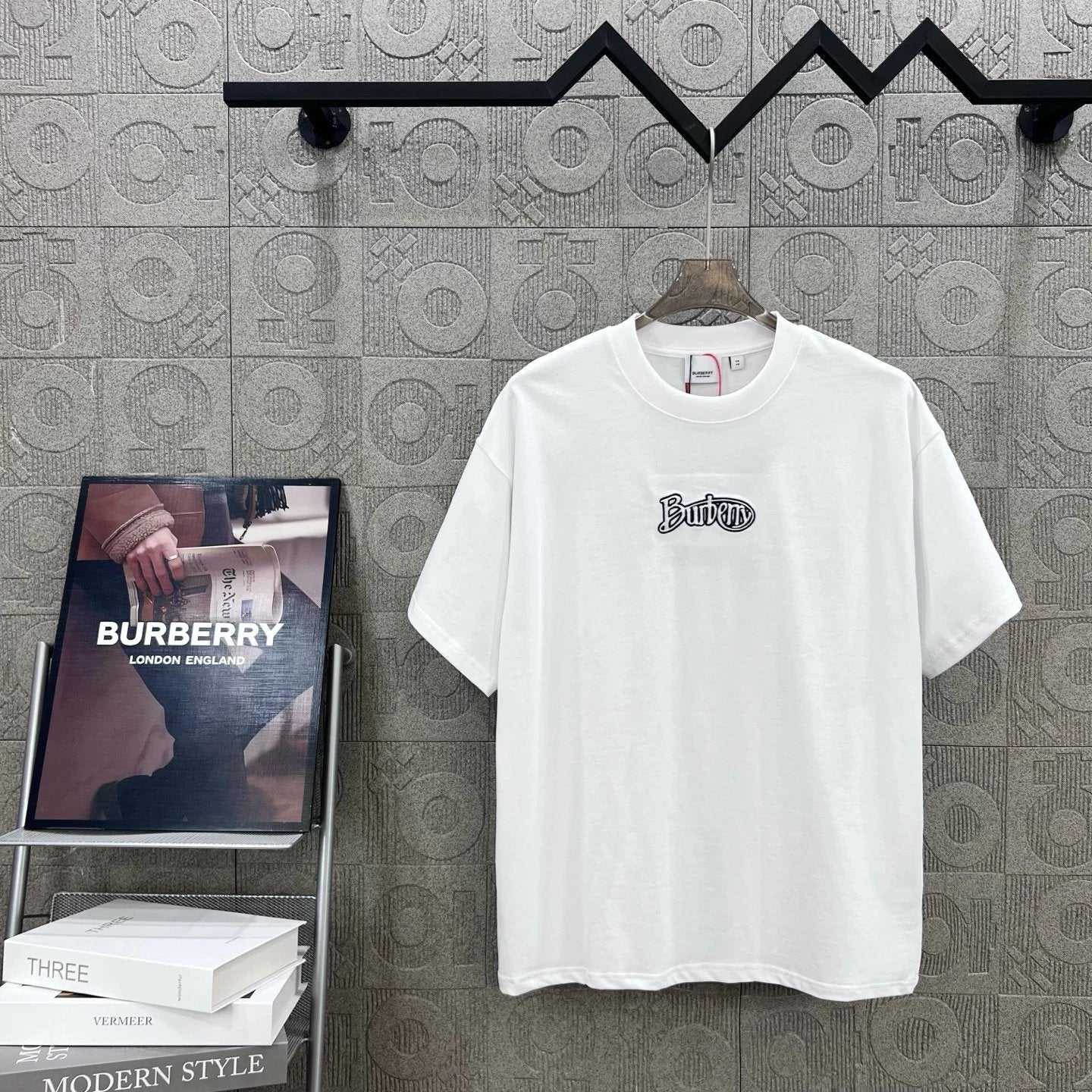 Burberry T-shirt Chest Letter Embroidery logo round Neck Short Sleeve25ss New Pure Cotton Unisex Style T T-shirt OS Loose Fit Base Shirt Top Half Sleeve T-Shirt