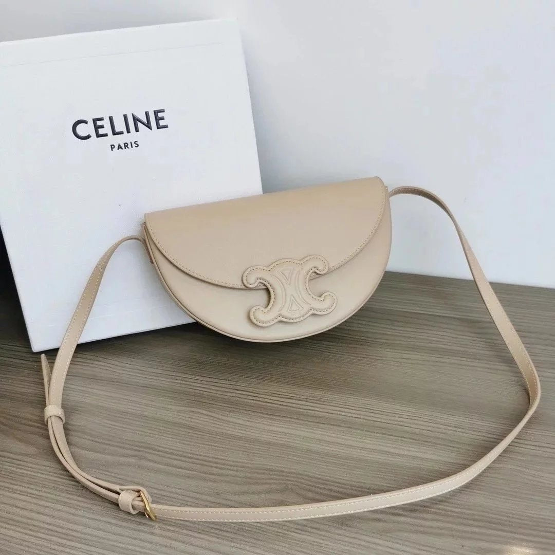 Celine women's bag Top version 【Surrogate Shopping Edition】2022Autumn and Winter New BESATRIOMPHE Arc De Triomphe Half Moon Saddle Bag Moon Bag New Crescent Saddle Bag Messenger Bag Flap Bag Cattle Leather Bag Women's Bag