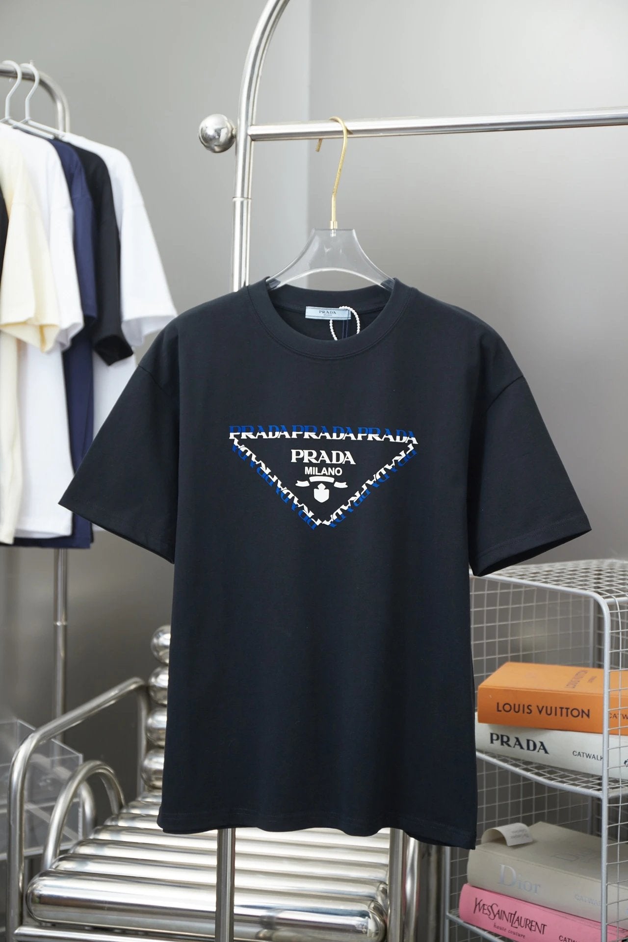 PRADA T-shirt 25SS Early Spring New Classic Letter Print round Neck Short Sleeve Cotton Men and Women Same Style T T-shirt OS Loose Fit Base Shirt Summer Casual Simple T-Shirt