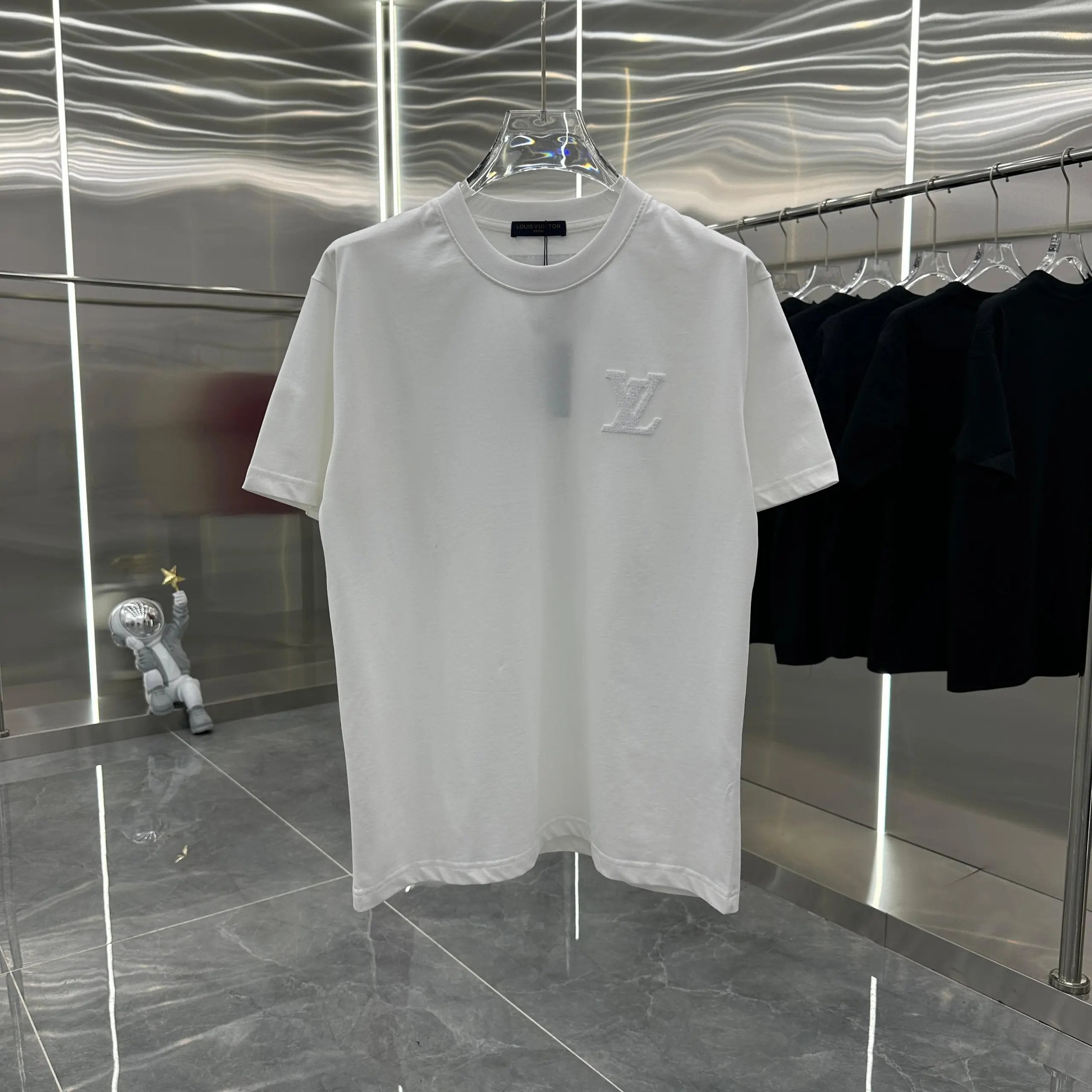 Louis Vuitton LV T-shirt Backless Embroidered Round Neck Short Sleeve25ss New Pure Cotton Unisex Style T T-shirt OS Loose Fit Base Shirt Top Half Sleeve T-Shirt
