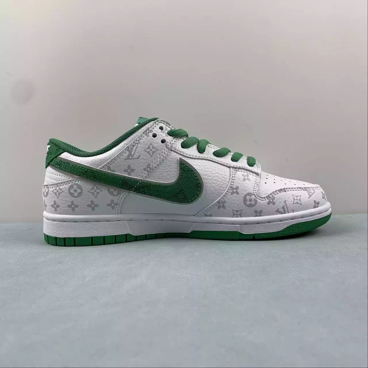 Nike Dunk Low shoes