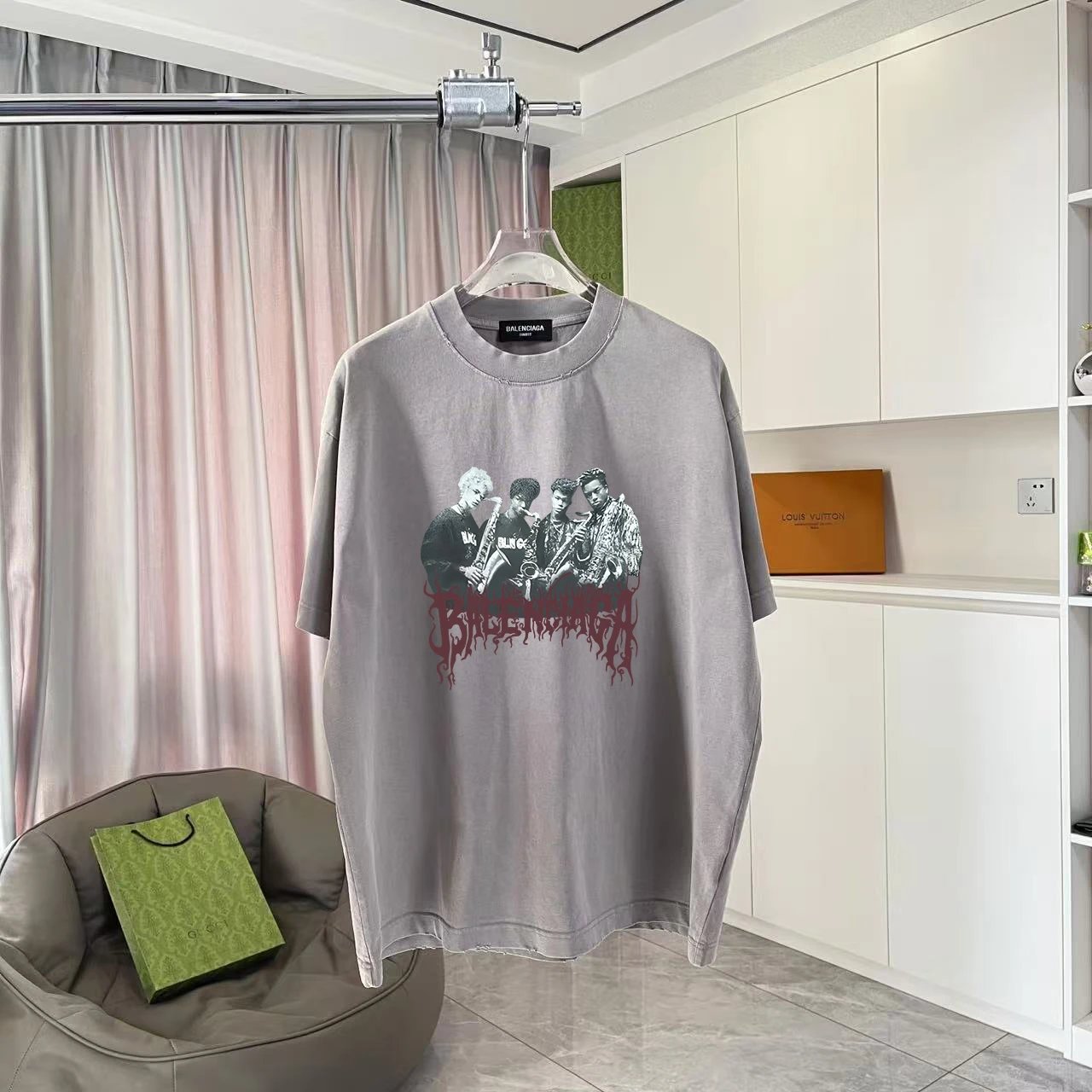 Balenciaga T-shirt Chest Character Pattern Print logo round Neck Short Sleeve25ss New Pure Cotton Unisex Style T T-shirt OS Loose Fit Base Shirt Top Half Sleeve T-Shirt