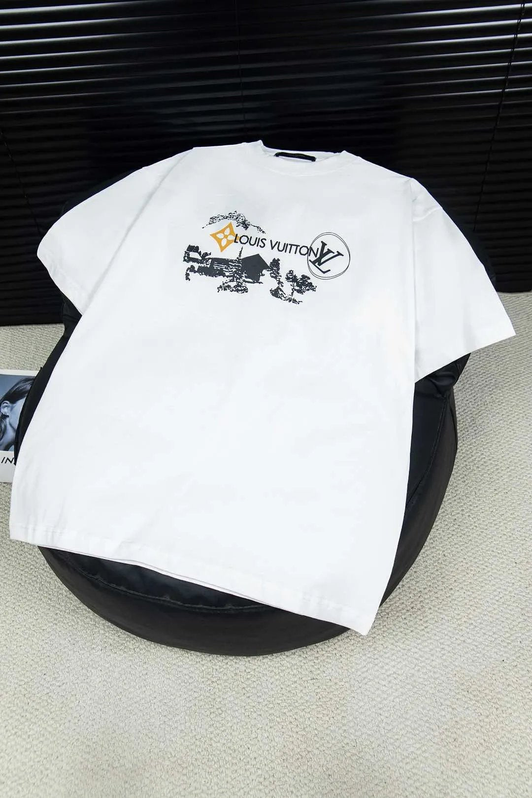 Louis Vuitton LV T-shirt Outdoor Sketch of Chest logo round Neck Short Sleeve25ss New Pure Cotton Unisex Style T T-shirt OS Loose Fit Base Shirt Top Half Sleeve T-Shirt