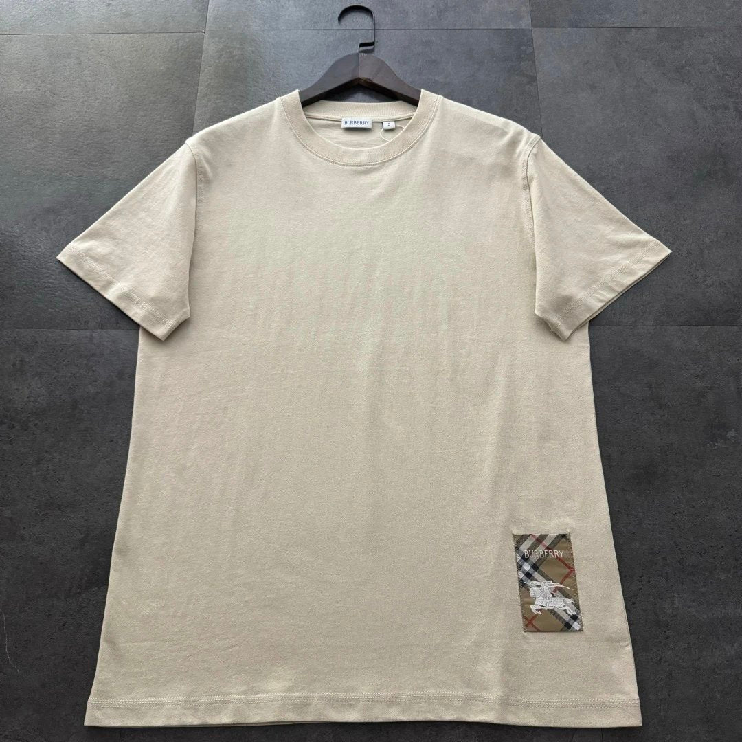 Burberry T-shirt Plaid Badge on the Front logo round Neck Short Sleeve25ss New pure cotton T Unisex T-Shirt OS Drop Shoulder Loose Fit Base Shirt Top T-Shirt Short Sleeve