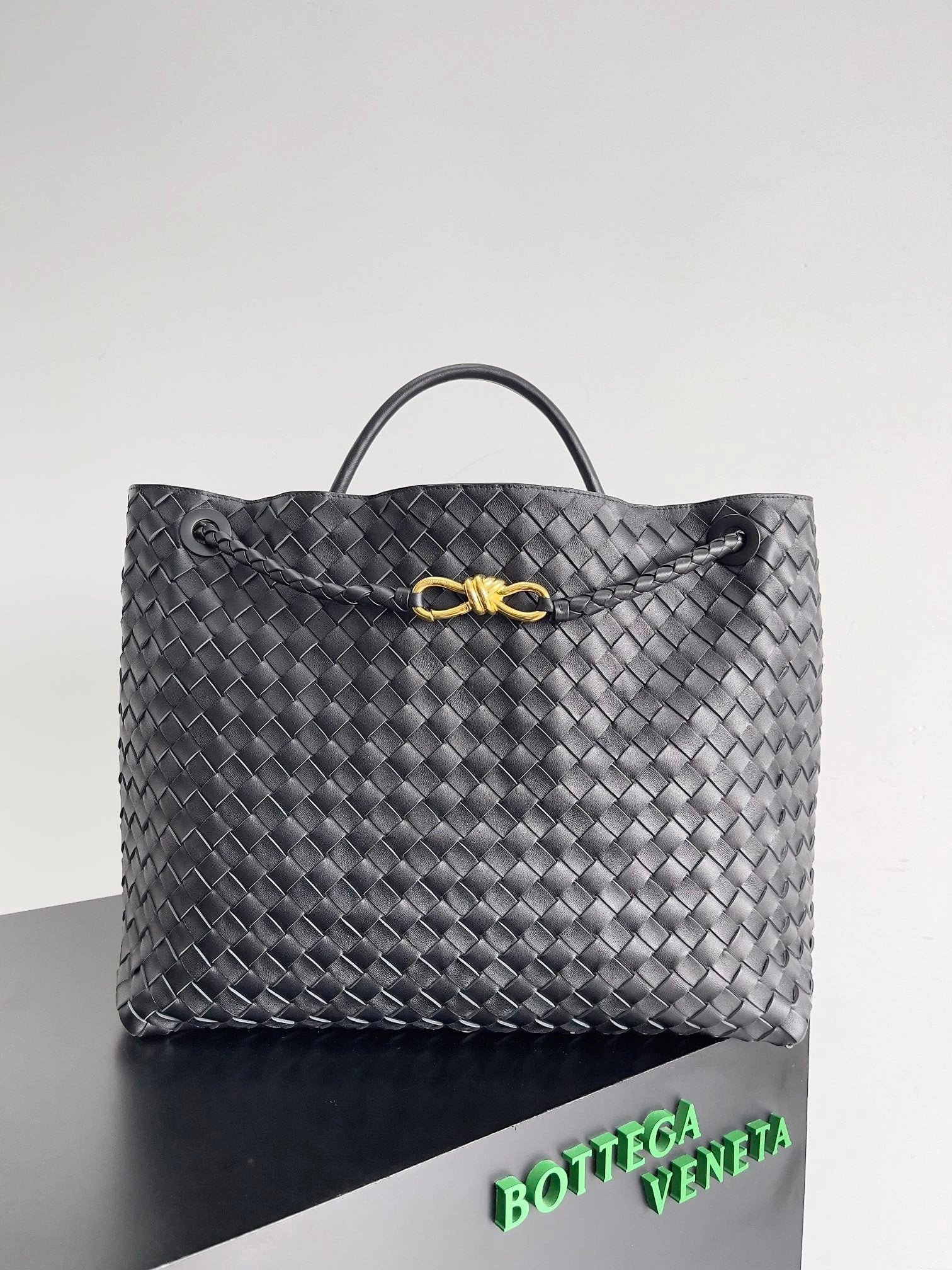 Bottega Veneta Women's Bag Top version 【Level Surrogate Shopping】Home New andiamo Handbag Woven Bag Horoscope Buckle Briefcase Large45cm Shopping Bag Tote Bag tote Bag Handbag Shoulder Crossbody Bag24New Women's Bag New Color Idle Style Square Pocket Bag