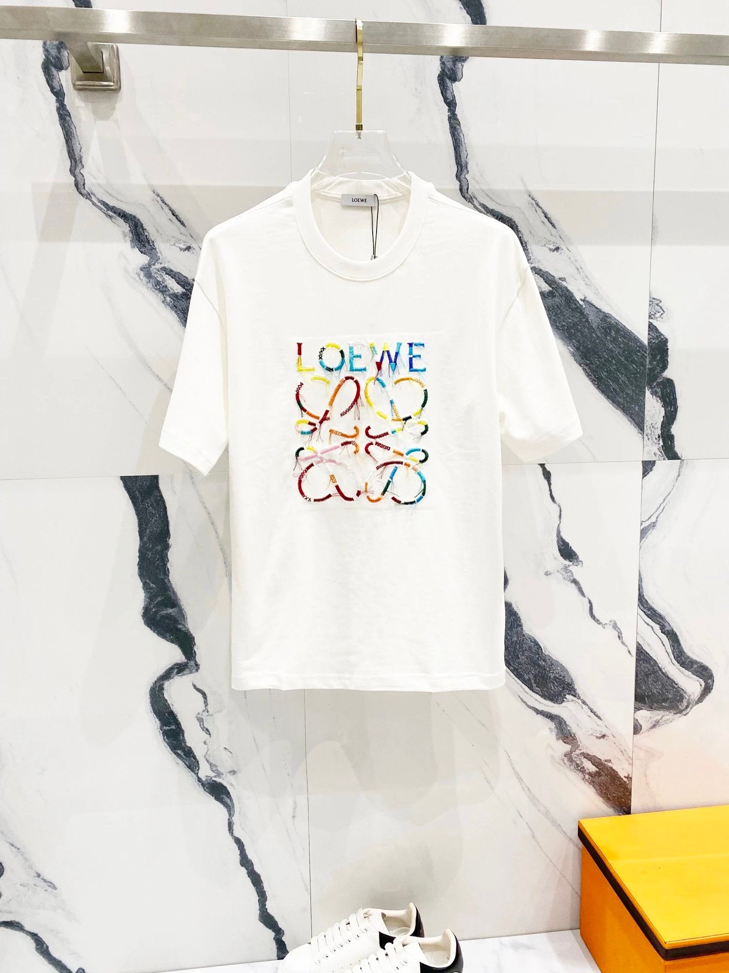 LOEWE T-shirt Multicolor Graffiti Letter Tassel Embroidery on the Chest logo round Neck Short Sleeve25ss New pure cotton T Unisex T-Shirt OS Loose Fit Base Shirt Top Half Sleeve T-Shirt