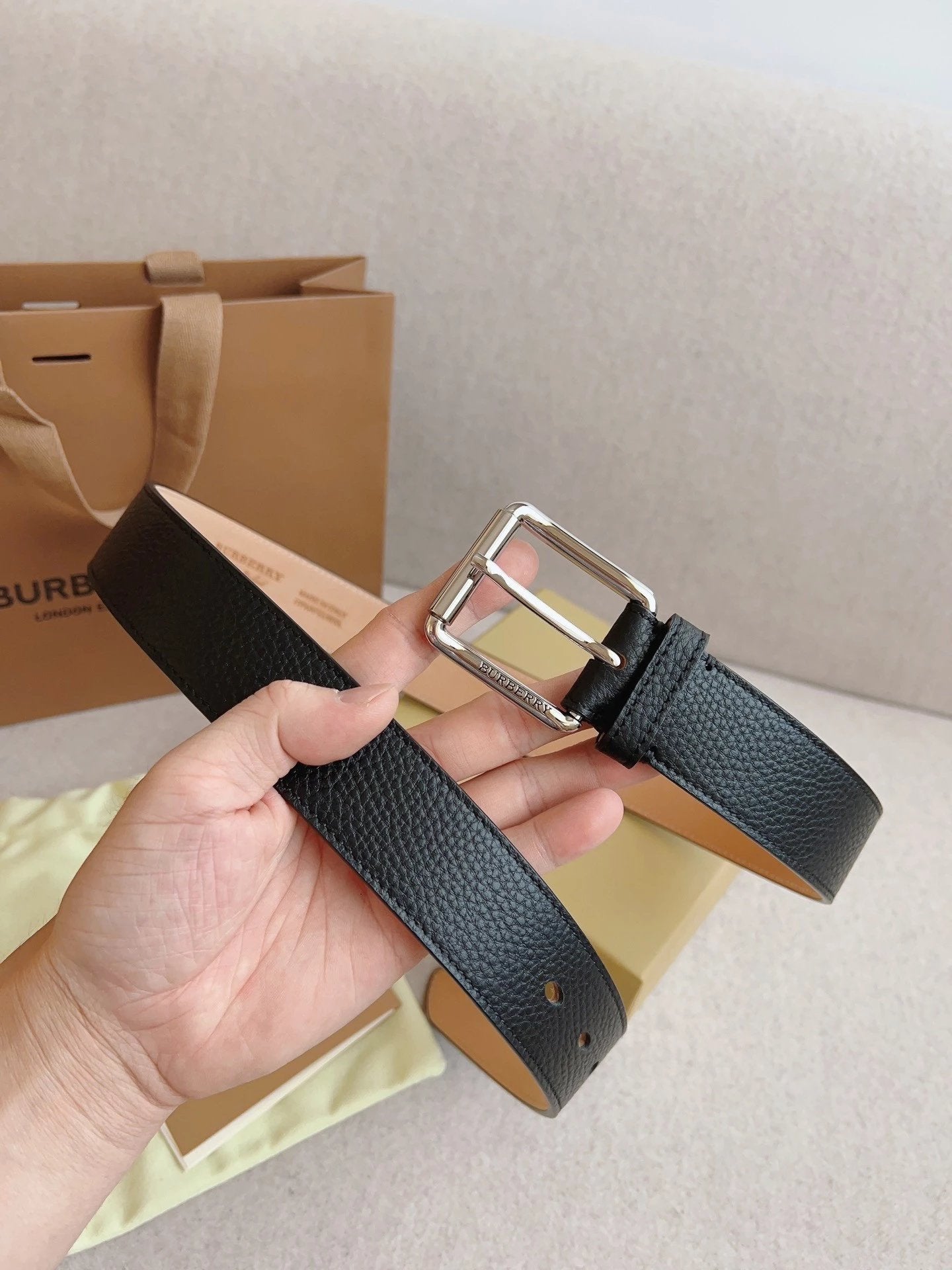 Burberry Belt Top version 【Original Custom】Original New Men's Leather Belt Width3.5cm Double-Sided Imported First Layer Calfskin Full Grain Leather Genuine Goods Quality Original Factory Pin Buckle Letters Rotating Buckle Counter Full Set Gift Box Packagi