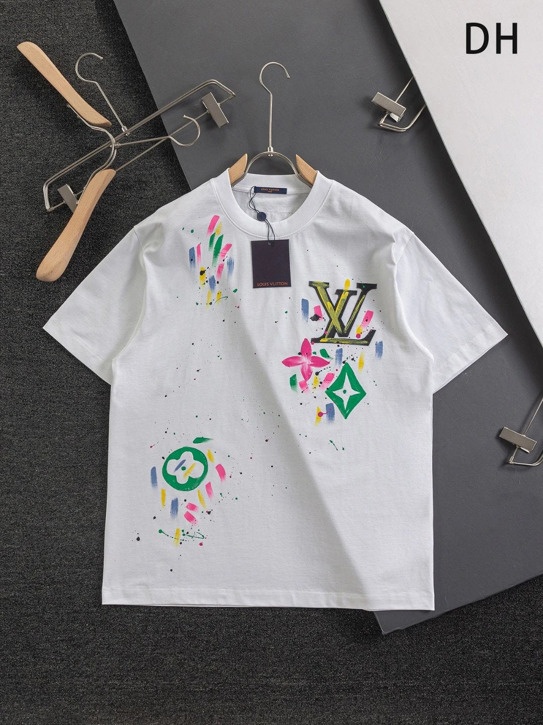 Louis Vuitton LV T-shirt Front Letter Patch Embroidery Graffiti Petal Large Print logo round Neck Short Sleeve25ss New pure cotton T Unisex T-Shirt OS Loose Fit Base Shirt Top Half Sleeve T-Shirt