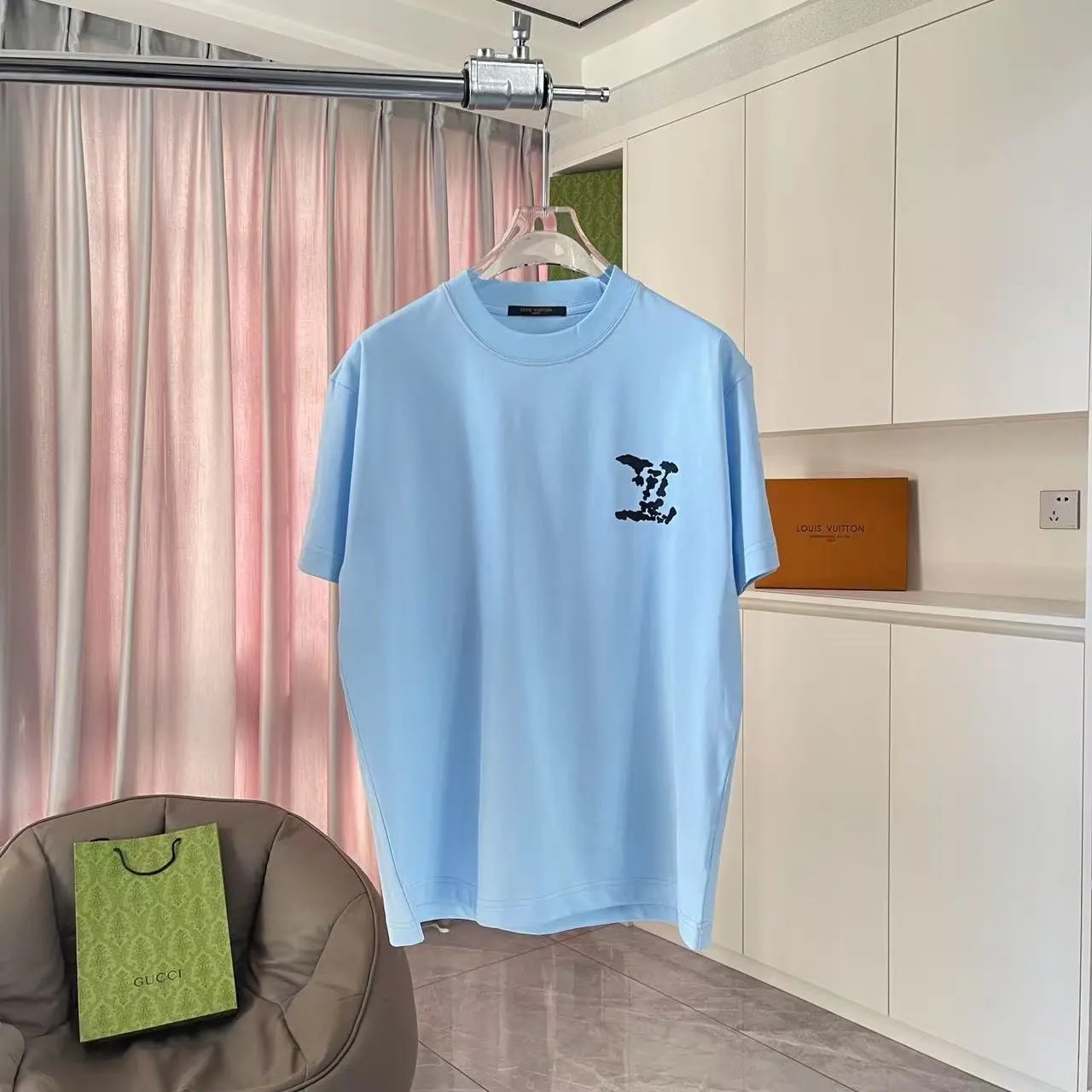 Louis Vuitton LV T-shirt Chest Letter Print logo round Neck Short Sleeve25ss New Pure Cotton Unisex Style T Casual T-Shirt Base Layer Shirt OS Loose Fit Half Sleeve Top Plus Size