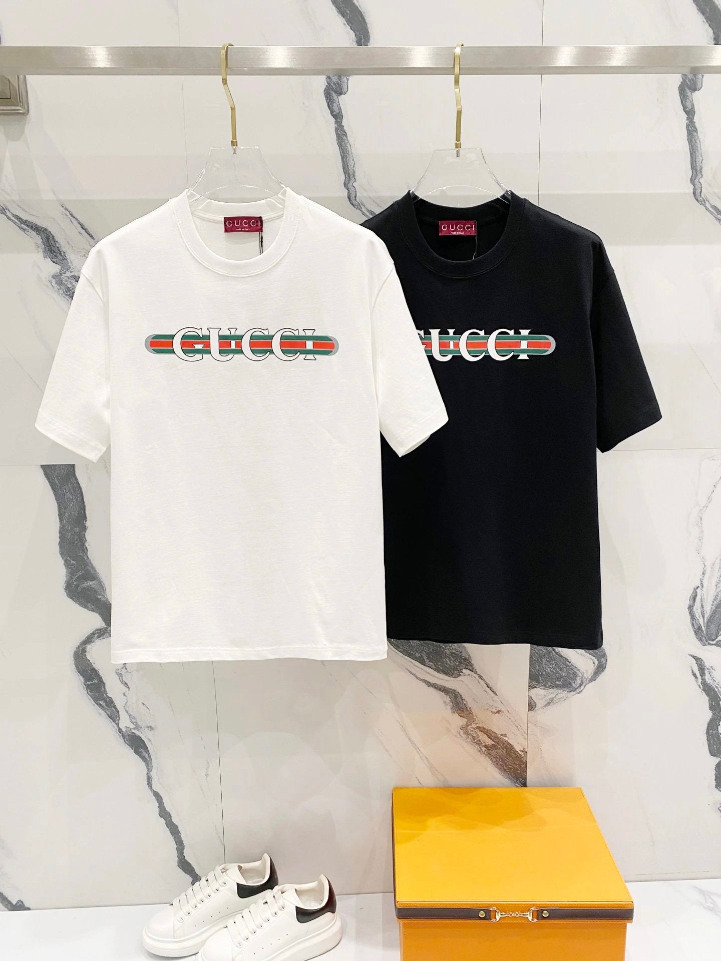 Gucci T-shirt Red and Green Waist Belt Letter Print on Chest logo round Neck Short Sleeve25ss New Pure Cotton Unisex Style T T-shirt OS Loose Fit Base Shirt Half Sleeve T-Shirt Top Half Sleeve