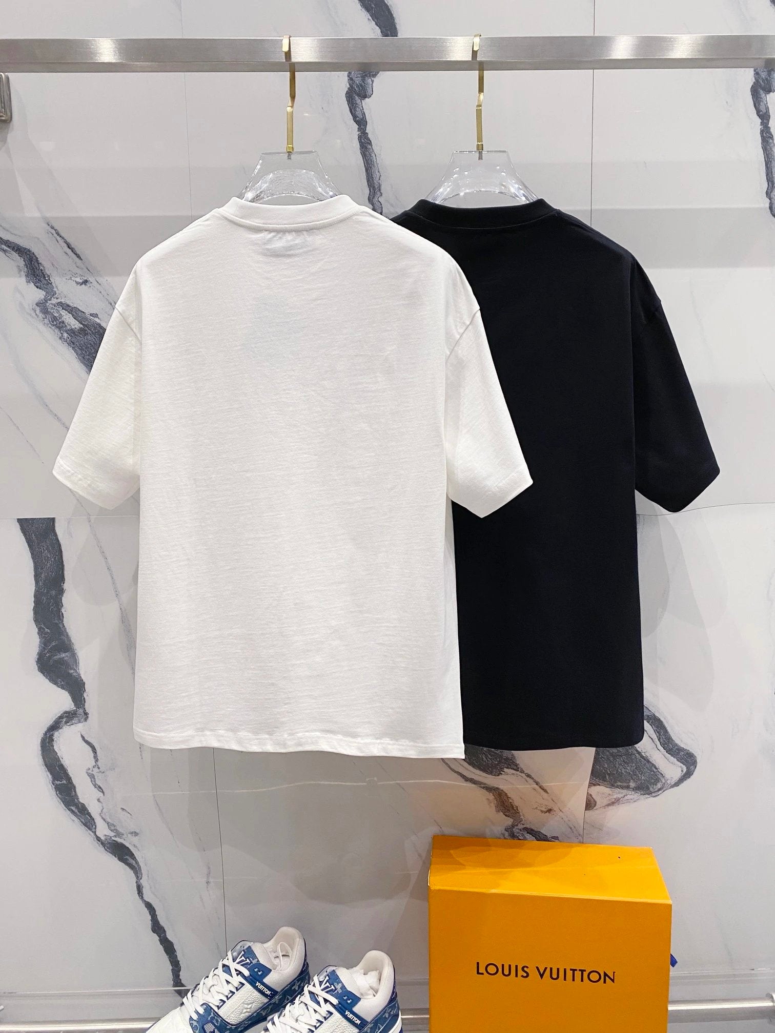 PRADA T-shirt Minimalist Business Classic Triangle Sign Iron Plate LOGO Logo Crew Neck Short Sleeve25ss New Pure Cotton Unisex Style T T-shirt OS Loose Fit Base Shirt Short Sleeve Top T-Shirt