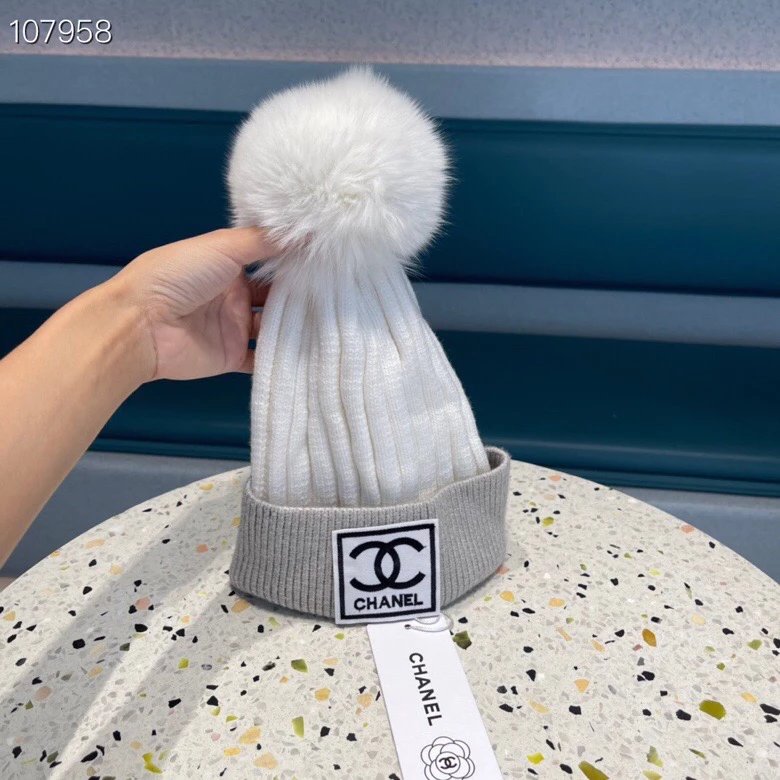 Chanel Hat Early Autumn Leather Tag Knitted Woolen Cap，Super Soft and Comfortable Knitted Hat，Excellent Elasticity！Fashion Street Wind，Black and White Fashion All-Match Color！