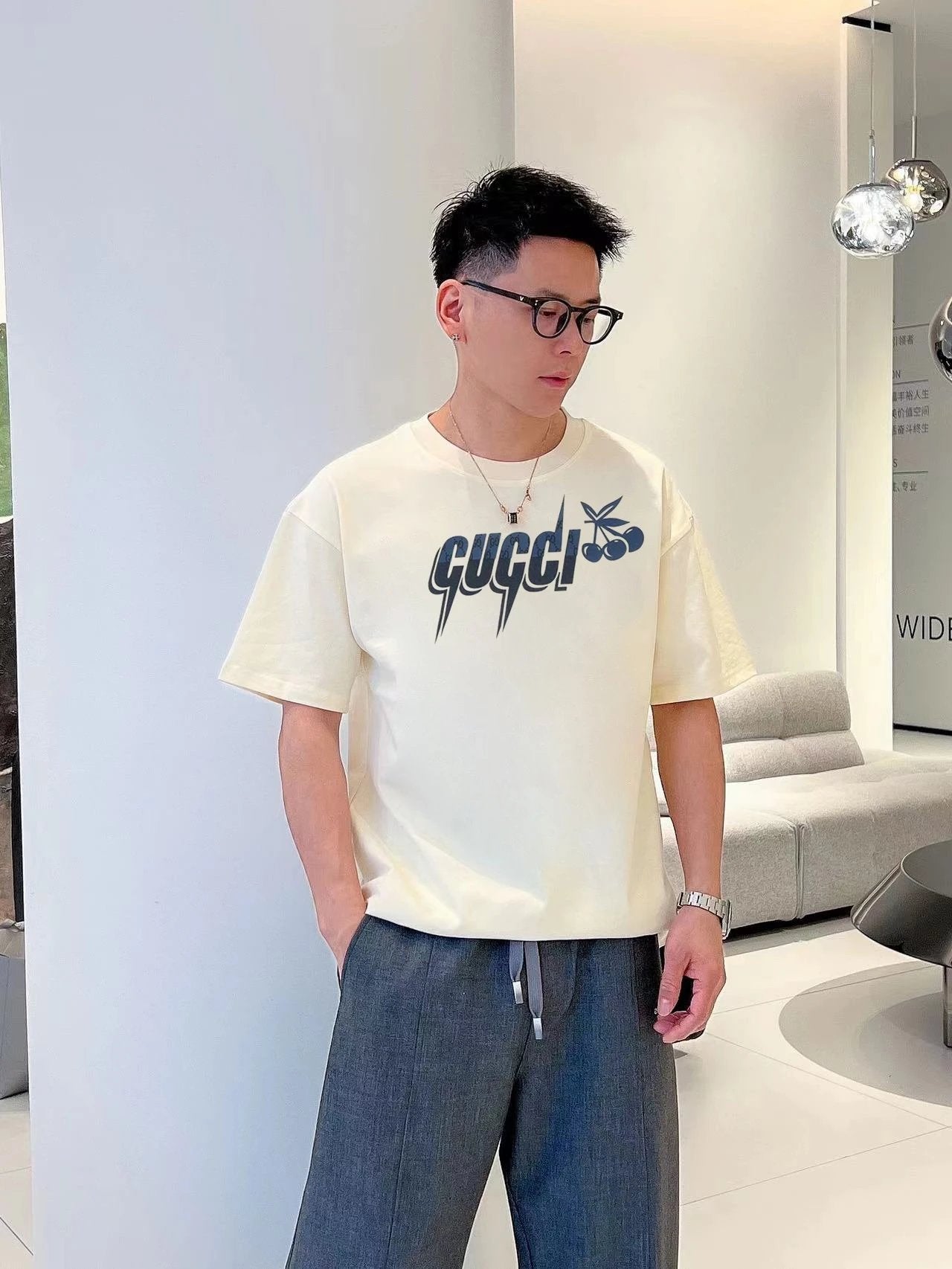 Gucci T-shirt Classic Cherry Resin Thick Plate Print logo round Neck Short Sleeve25ss New Pure Cotton Half-Sleeve Top Unisex T Casual T-Shirt Base Layer Shirt OS Loose design