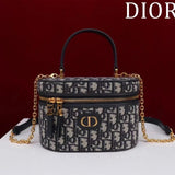 Dior Women's Bag Top version 24The New Rouge Pink Small Cosmetic Bag Hand-Carrying Crossbody Is Already the Standard of This Series. the Inner Configuration Is Small Mirror Small Cosmetic Bag Hand-Carrying Cosmetic Bag Box Bag Handle Box Bag Women's Bag