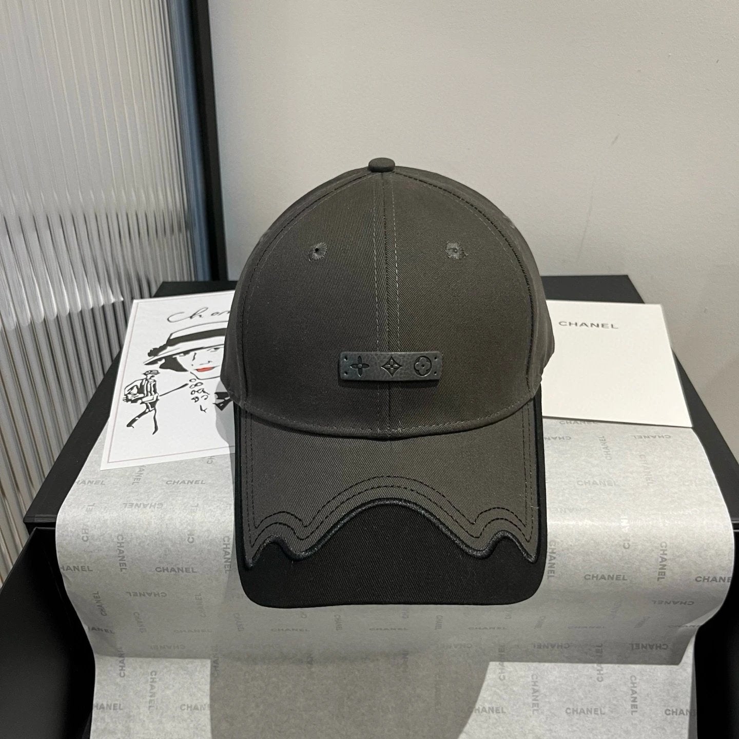 Louis Vuitton LV Hat Brand Labeling logo Baseball Cap Sunshade Sun Protection Duckbill Cap Unisex Couple Style Large Head Circumference Slimming Face Curved Brim Versatile Sports Hat