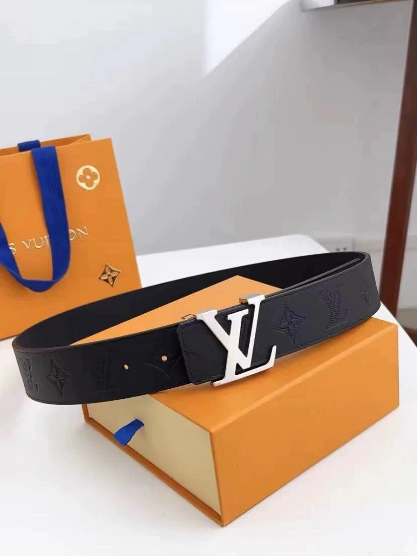 Louis Vuitton LV Belt Leather Belt Men's Genuine Leather High-End Luxury Letter Buckle Pant Belt with Presbyopic Business Leisure Famous Brand Luxury Belt