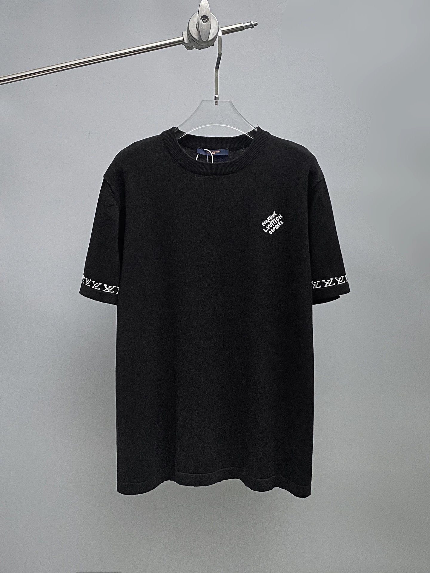 Louis Vuitton LV T-shirt Embroidery Logo Knitted Sweater round Neck Short Sleeve25ss New Unisex Style T Casual T-Shirt Base Layer Shirt OS Loose Fit Half Sleeve Top Plus Size