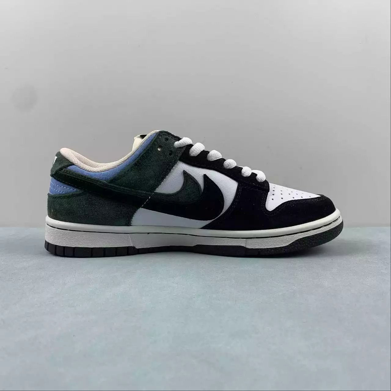 Nike Dunk Low shoes