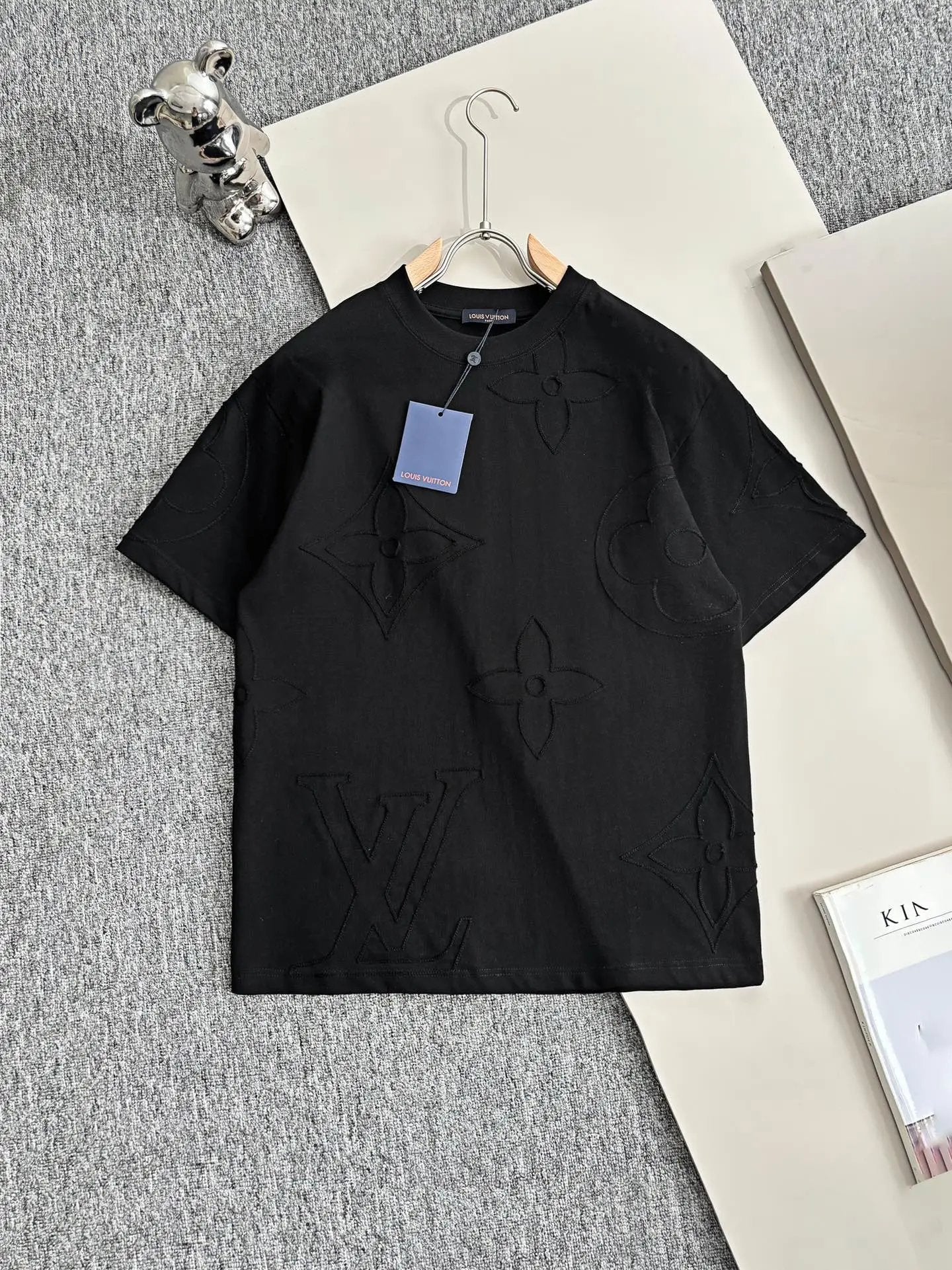 Louis Vuitton LV T-shirt Front and Back Large Clover Embroidery logo round Neck Short Sleeve25ss New Pure Cotton Unisex Style T Casual T-Shirt Base Layer Shirt OS Loose Fit Half Sleeve Top Plus Size