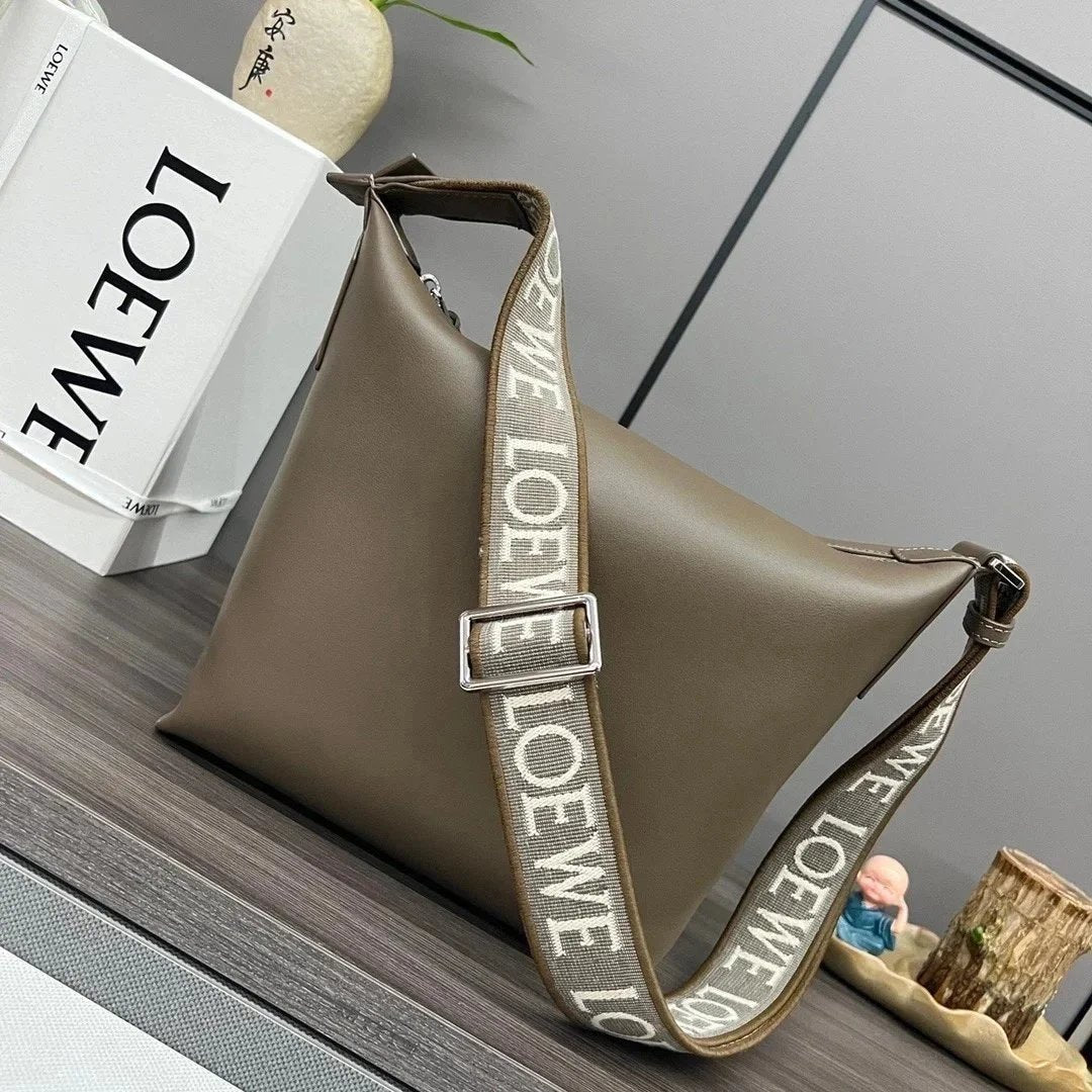LOEWE Backpack Top version 【Premium Version Original Leather】2022New Men's Bag Soft Smooth Cow Leather and Figured Cloth Cubi Handbag Men's Lunch Box Bag Crossbody Bag Shoulder Bag Messenger Bag Can Be Put13Inch Computer Bag Large Capacity Travel Bag LOEW
