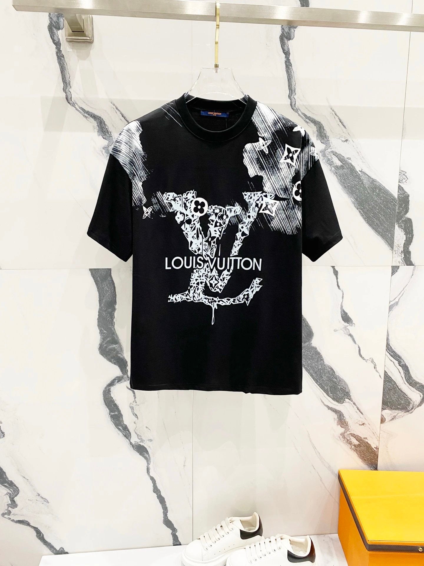 Louis Vuitton LV T-shirt Ink Wash Letter Print on Chest logo round Neck Short Sleeve25ss New Pure Cotton Unisex Style T T-shirt OS Loose Fit Base Shirt Top Half Sleeve T-Shirt