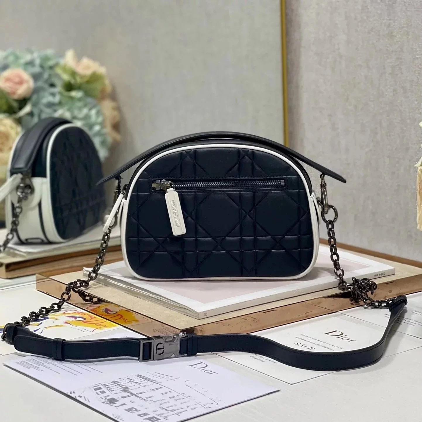 Dior Women's Bag Top version 【Original Leather Quality】New Bun-Shaped Bag2022Spring and Summer New Cosmetic Bag Camera Bag Box Bag Mobile Phone Bag Portable Shoulder Messenger Bag for Women