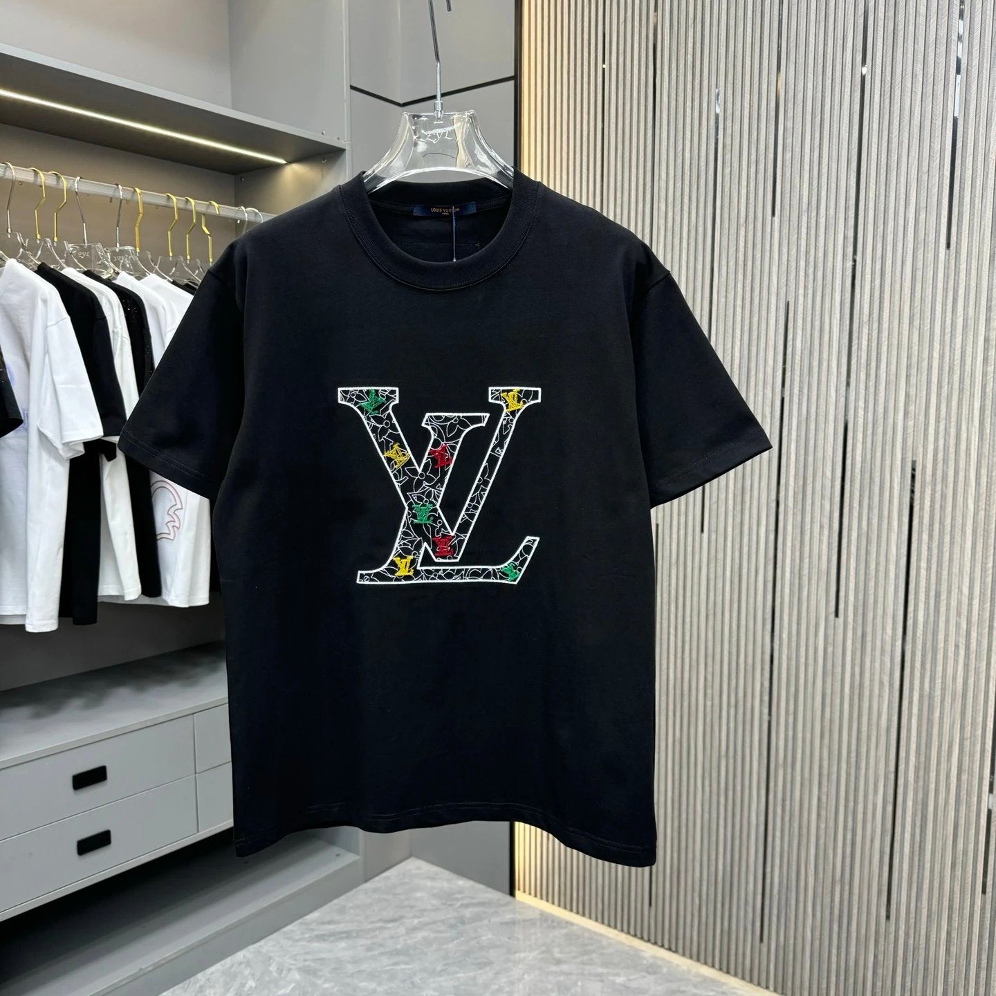 Louis Vuitton LV T-shirt Chest Brand Logo Embroidery logo round Neck Short Sleeve25ss New Pure Cotton Unisex Style T Casual T-Shirt Base Layer Shirt OS Loose Fit Half Sleeve Top Plus Size