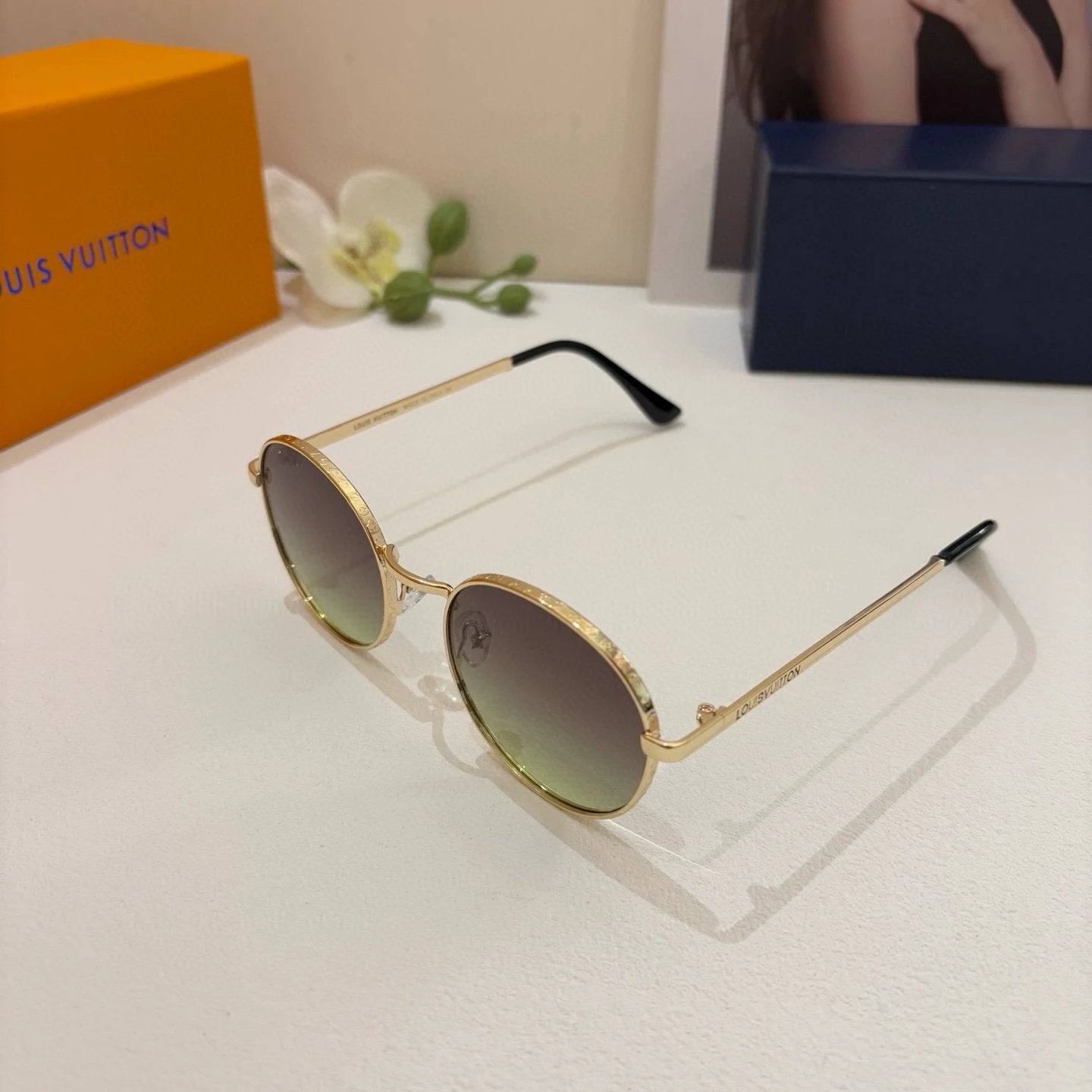 Louis Vuitton LV Sunglasses Metal Round Frame Sunglasses Slimming Non-Prescription Unisex Couple Style UV Protection Driving Beach Fishing25ss New Sports Casual Versatile