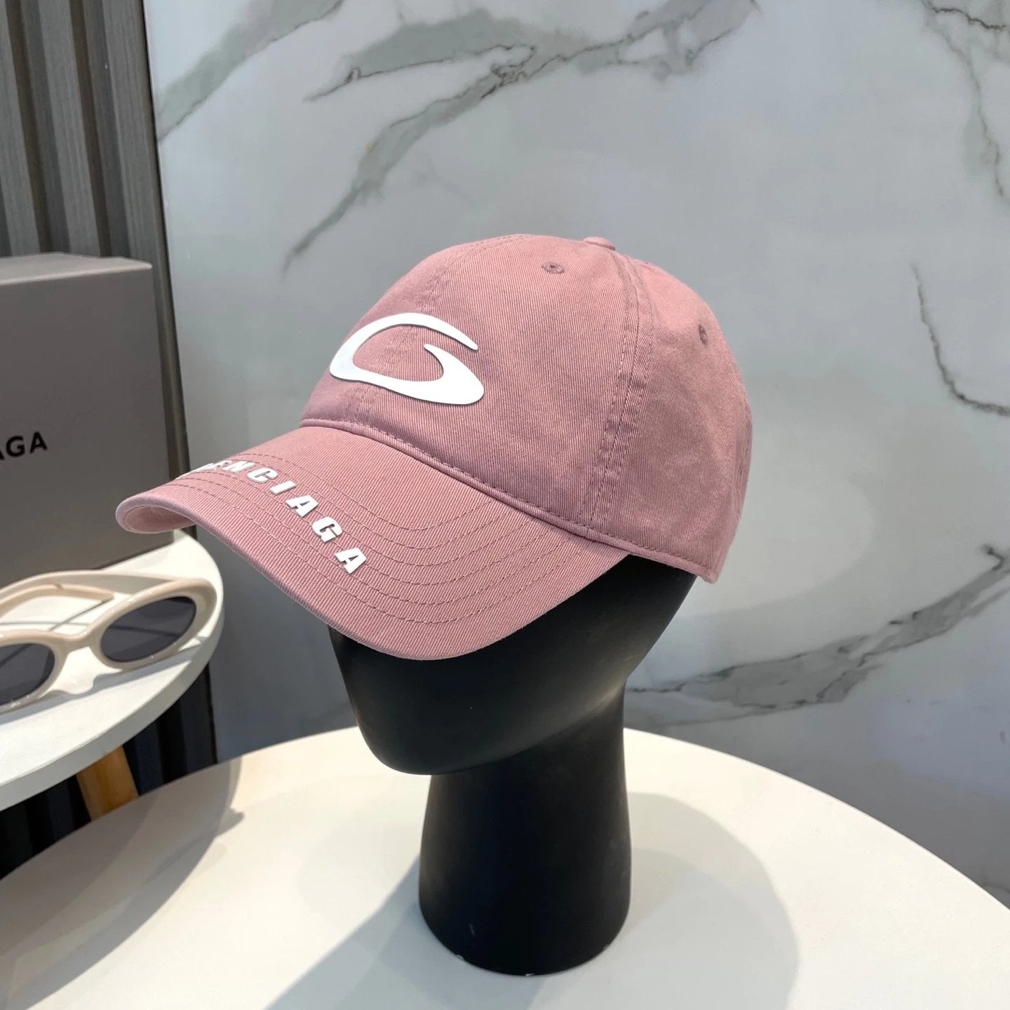 Balenciaga Hat Letters logo Baseball Cap Sun Protection Visor Cap Large Head Circumference Versatile Sports Hat Slimming Face Curved Brim Unisex Couple Style
