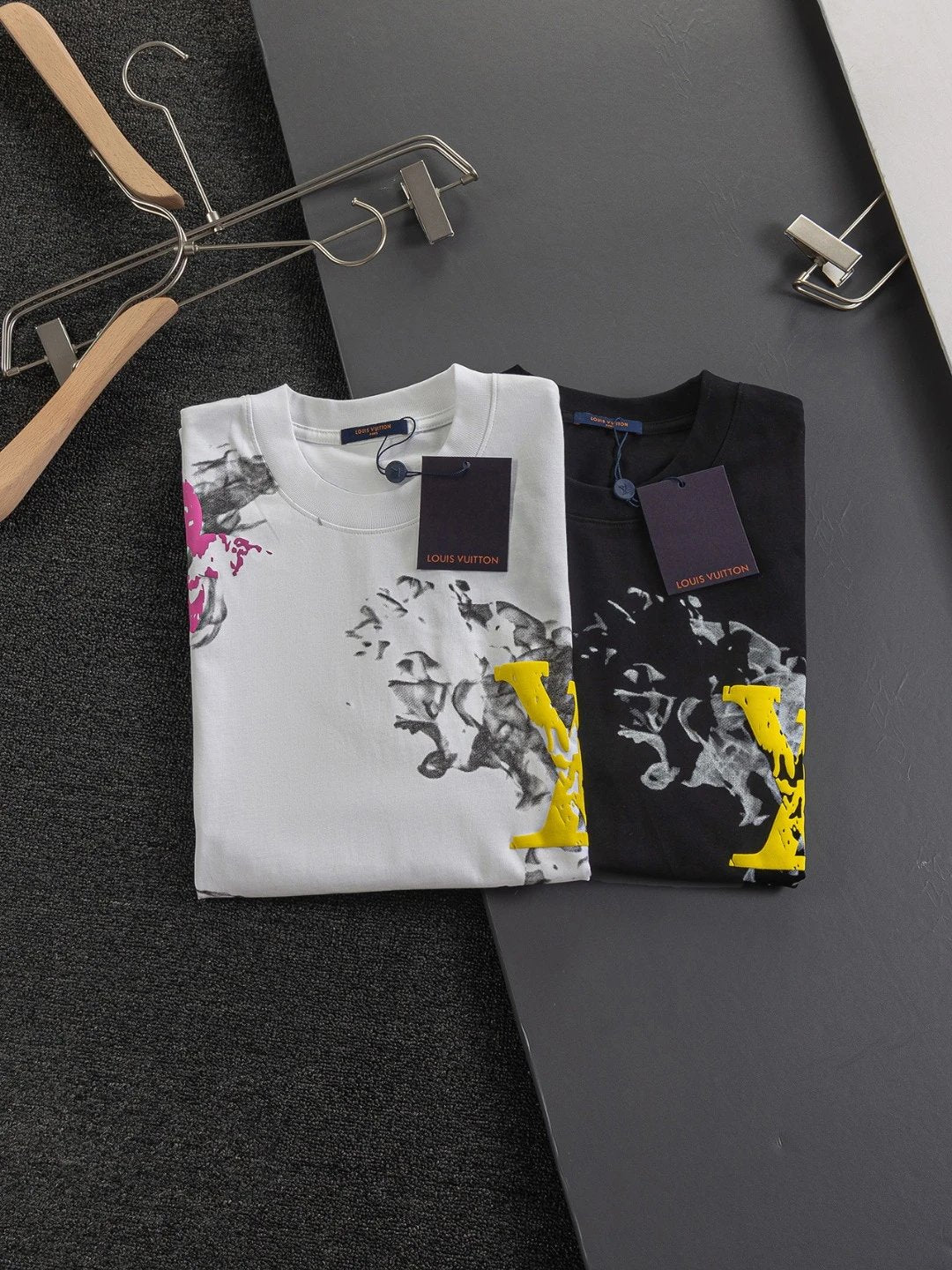 Louis Vuitton LV T-shirt 25ss New Pure Cotton Unisex Style T Casual T-Shirt Base Layer Shirt OS Loose Fit Half Sleeve Top Plus Size