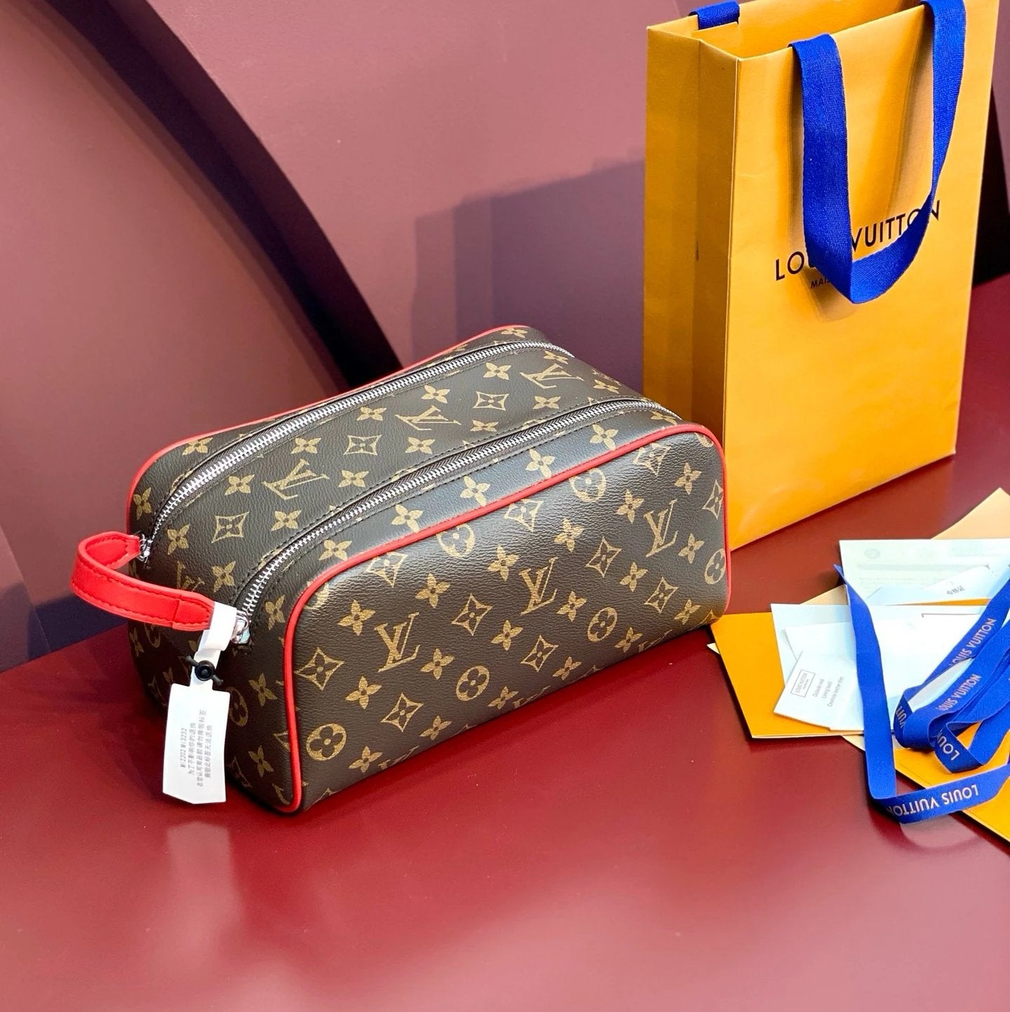 Louis Vuitton LV Wallets/Clutches Top version 【Top with High Version】【LockerDoppKit Toilet Bag】M83112Flower(Silk Screen)Black Color Wash Bag DOPP Toilet Bag/Cosmetic Bag Men's and Women's Bags Handbag Presbyopic M83112Black Flower Wash Bag Large M12641