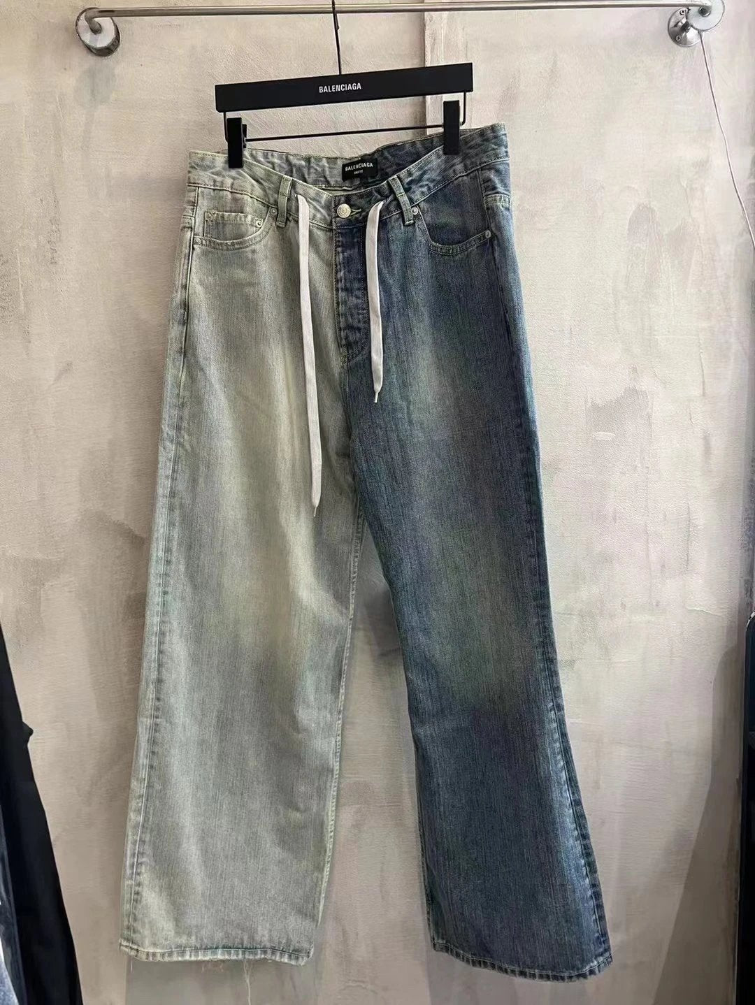 Balenciaga Jeans One side flared pants, one side loose straight-leg jeans