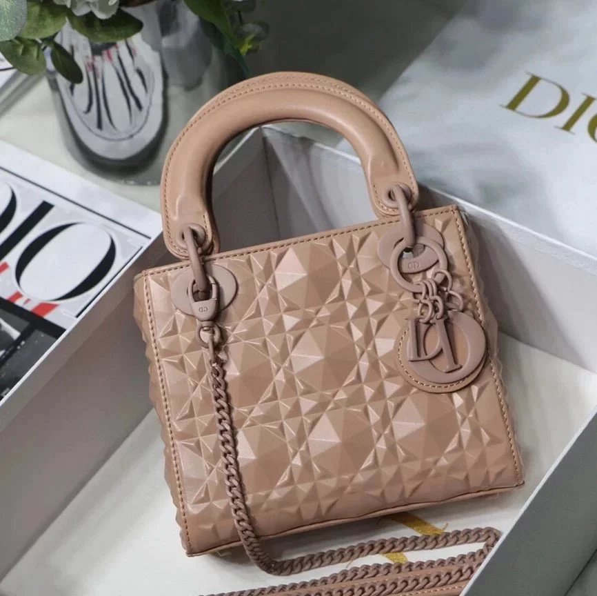 Dior Women's Bag Top version Original Leather2022Spring and Summer New Diamond-Shaped Rattan Plaid Diana Bag3Three Grids MiniLady Three Grids17cm Four Grids20cm Diamond Pattern New Diamond Rattan Plaid Women's Cow Leather Bag