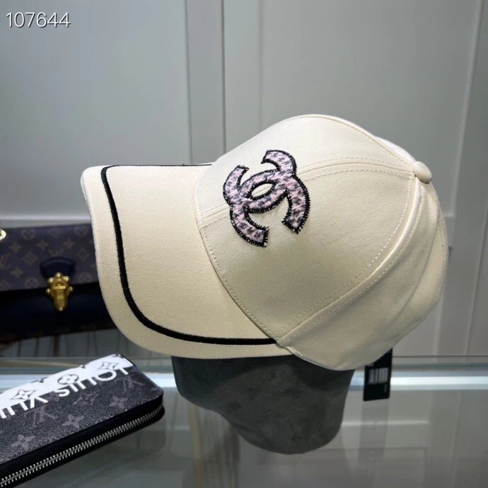 Chanel Hat High Quality New Peaked Cap New Simple Embroidery logo Baseball Cap，New Shipment，Big Brand's Same Style Super Easy to Match，Hurry up and Buy It！