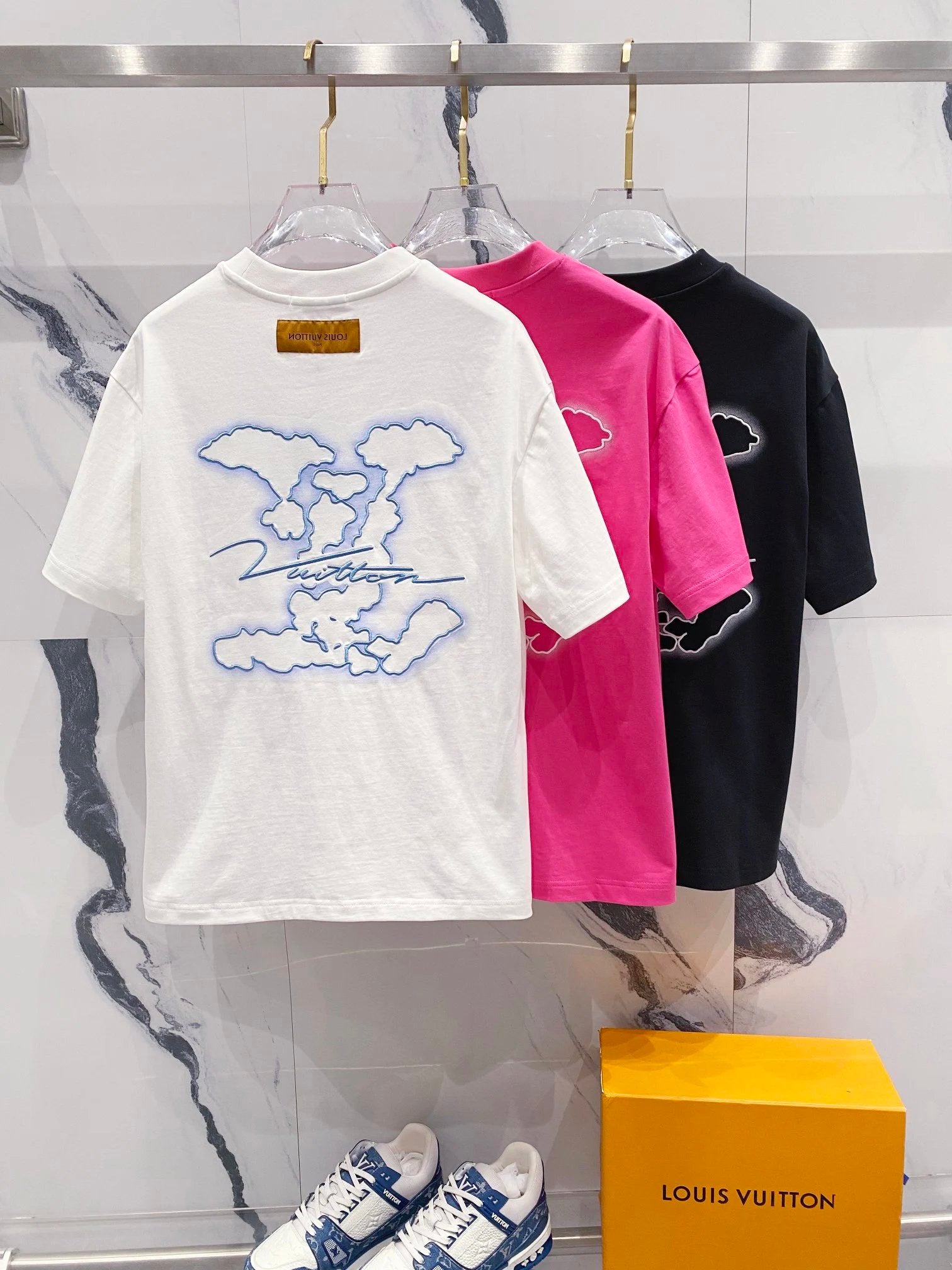 Louis Vuitton LV T-shirt Cloud Ink Spray Embroidered Letters LOGO Logo Crew Neck Short Sleeve25ss New Pure Cotton Unisex Style T T-shirt OS Loose Fit Base Shirt Short Sleeve Top T-Shirt