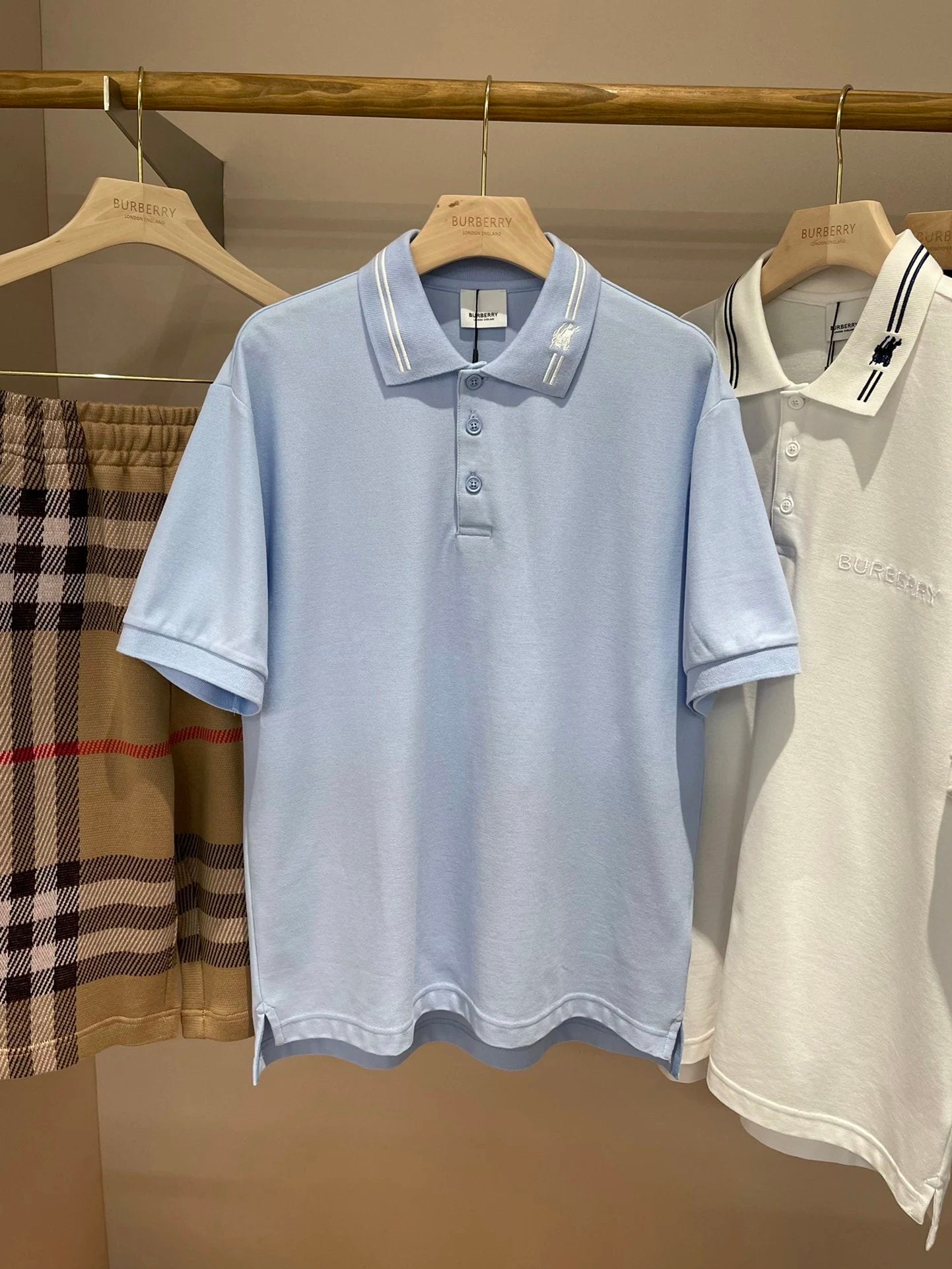 Burberry T-shirt Embroidered Collar logoPOLO Shirt Lapel Short Sleeve25ss New Unisex Summer Short Sleeve OS Loose T Business Half Sleeve Shirt Plus Size T-Shirt