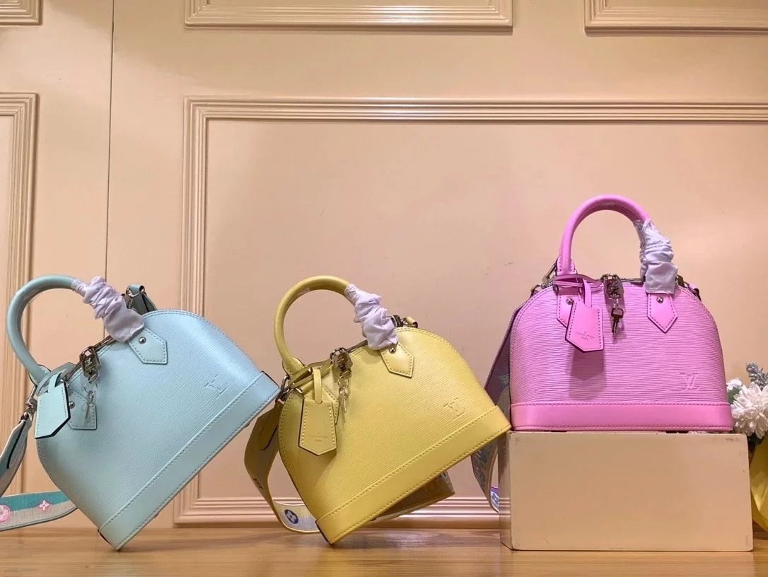 Louis Vuitton LV Women's Bag Top version Classic Chessboard Plaid Presbyopic Shell Bag Handbag Crossbody Shoulder Bag23New Water Ripple Cowhide Series New Handbag Shell Bag Women's Bag