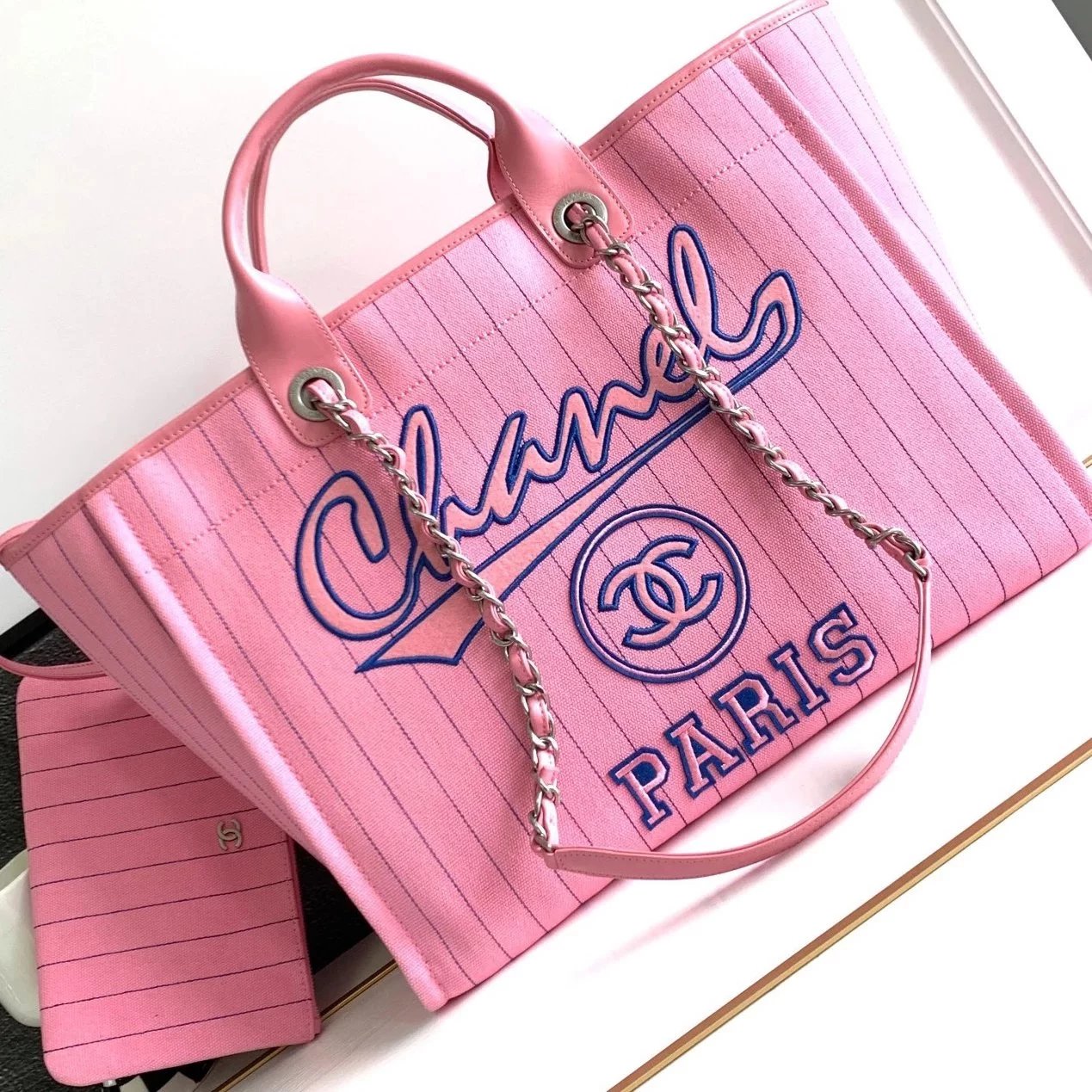 Chanel Women's Bag Top version 【Super Original Factory】Ohanel Home23P Shopping Bag Beach Bag Vertical Stripes23P Hot Sale of Elements Naini Goose Beach Bag Mummy Bag Shopping Bag Tote Bag Women's Bag Tote Shoulder Bag Handbag New Beach Bag Large38cm Mediu