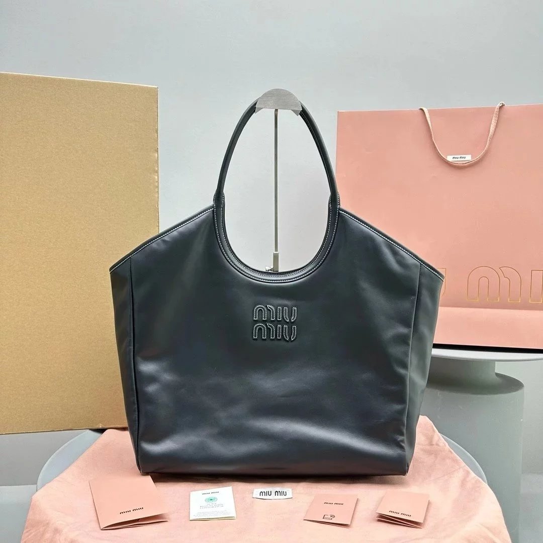 Miu Miu Bag Top version 【Original Surrogate Shopping Edition】23Autumn and Winter New hobo Tote Underarm Bag Series Limited Backpack Large Tote Bag hobo Bag Underarm Bag Large Shopping Bag Mummy Bag Commuter Bag Computer Bag Large Size Shopping Bag hobo Un