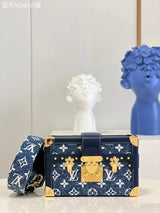 Louis Vuitton LV Women's Bag Top version 2022New Ladies PetiteMalle White Full Leather Embroidery logo Hard Box Bag M20847Men's and women's bags M21462d Denim Black Blue Denim45554Retro patterns M57817