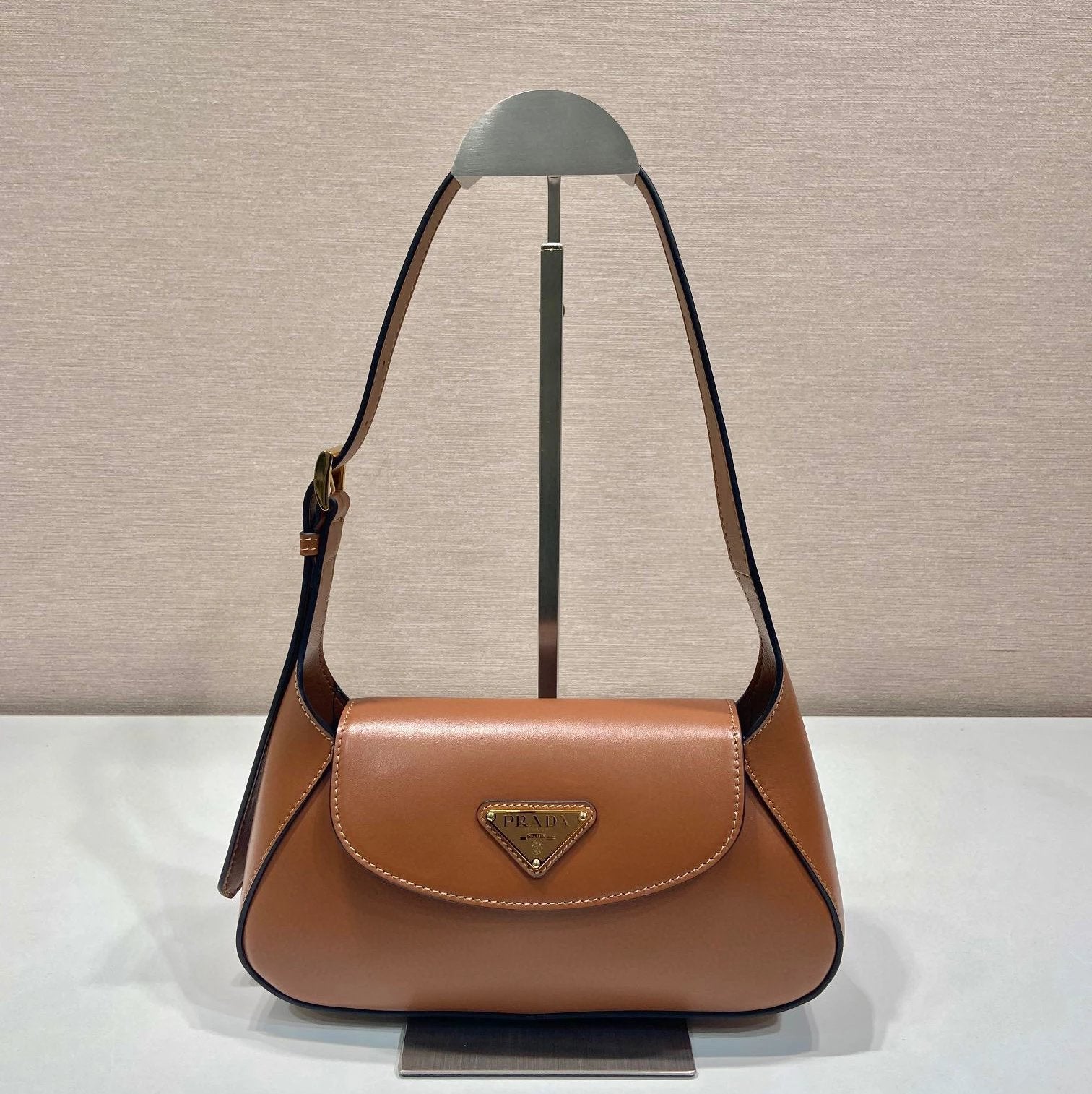 PRADA Bag Top version Latest Enamel Metal Triangle Logo Badge Calfskin Underarm Bag Crossbody Bag Calfskin Messenger Bag Shoulder Bag Underarm Bag Handbag Women Bag1BD358