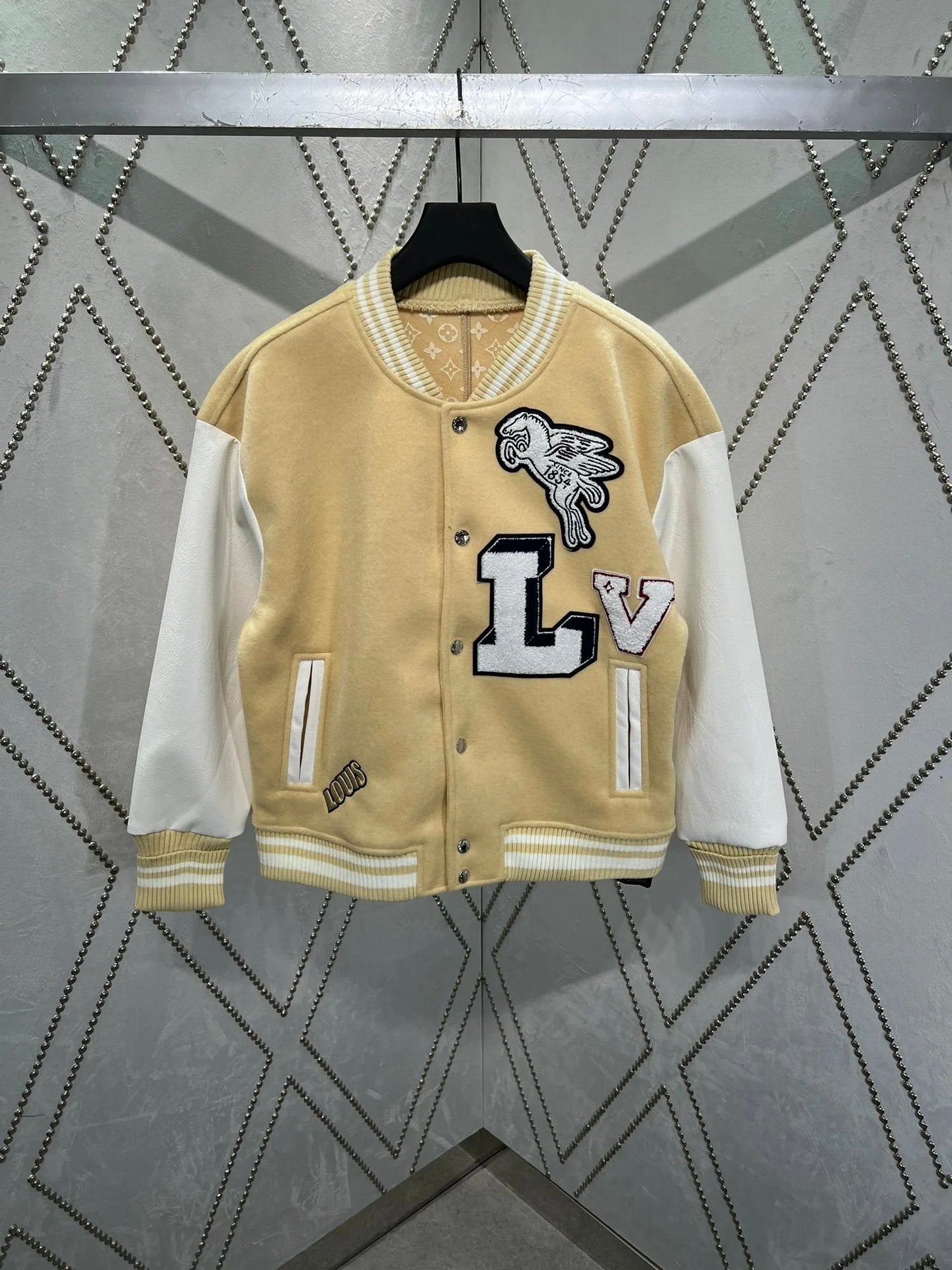 Louis Vuitton LV Jackets Encounter Fun Signs logo Black and White Color Block Short Jacket with Towel Embroidery American Style Letters Unisex Street Cotton Padded Jacket