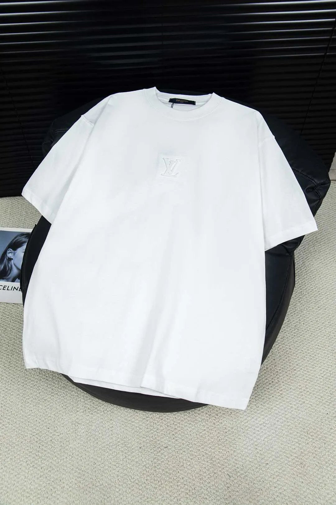 Louis Vuitton LV T-shirt Classic Embossed Pattern on the Chest logo round Neck Short Sleeve25ss New pure cotton T Unisex T-Shirt OS Loose Fit Base Shirt Top Half Sleeve T-Shirt