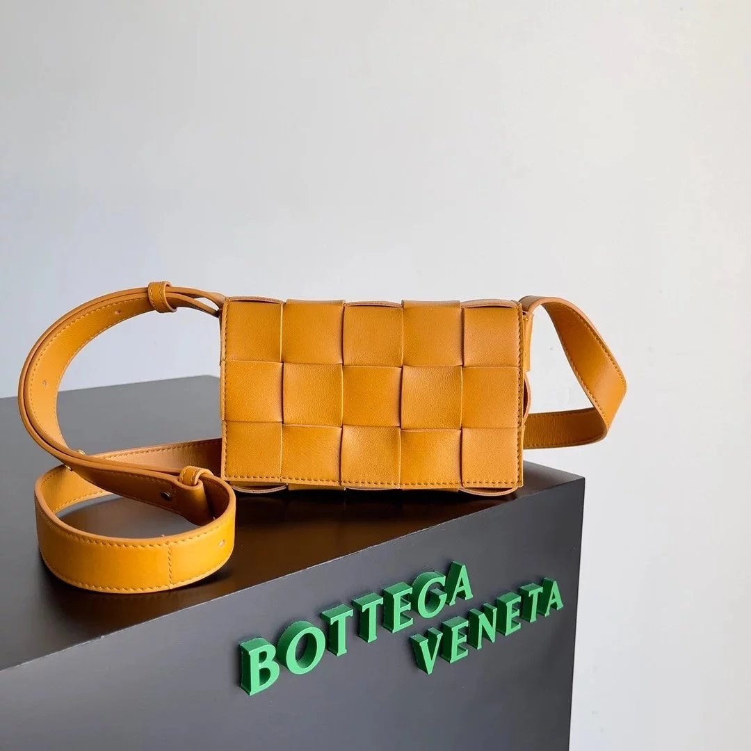 Bottega Veneta Women's Bag Top version 【Special Cabinet Version】Woven bag CROSSBODY Square Bag Pillow Bag（Lambskin）Rubik's cube bag Cassette15Plaid Woven Bag Original Leather Handbag Waist Bag Chest Bag Shoulder Messenger Bag Unisex Men's and Women's Bags