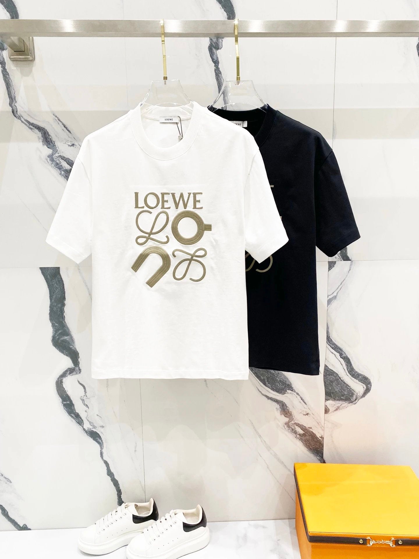 LOEWE T-shirt Chest Letter Emblem Embroidery logo round Neck Short Sleeve25ss New Pure Cotton Unisex Style T T-shirt OS Loose Fit Base Shirt Top Half Sleeve T-Shirt