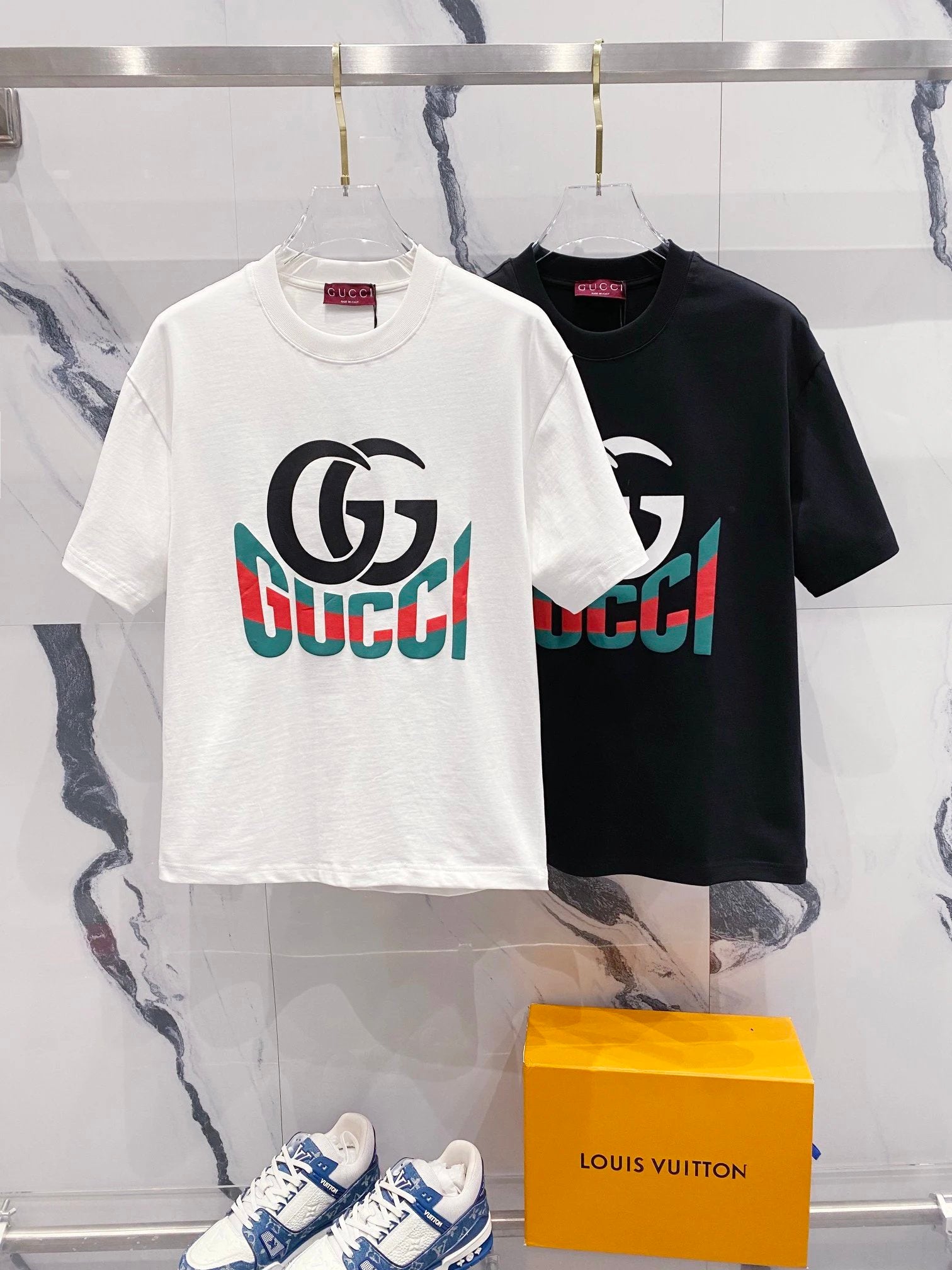 Gucci T-shirt GG Large Letter Red Green Printed LOGO Logo Crew Neck Short Sleeve25ss New Pure Cotton Unisex Style T T-shirt OS Loose Fit Base Shirt Casual Short Sleeve Top T-Shirt