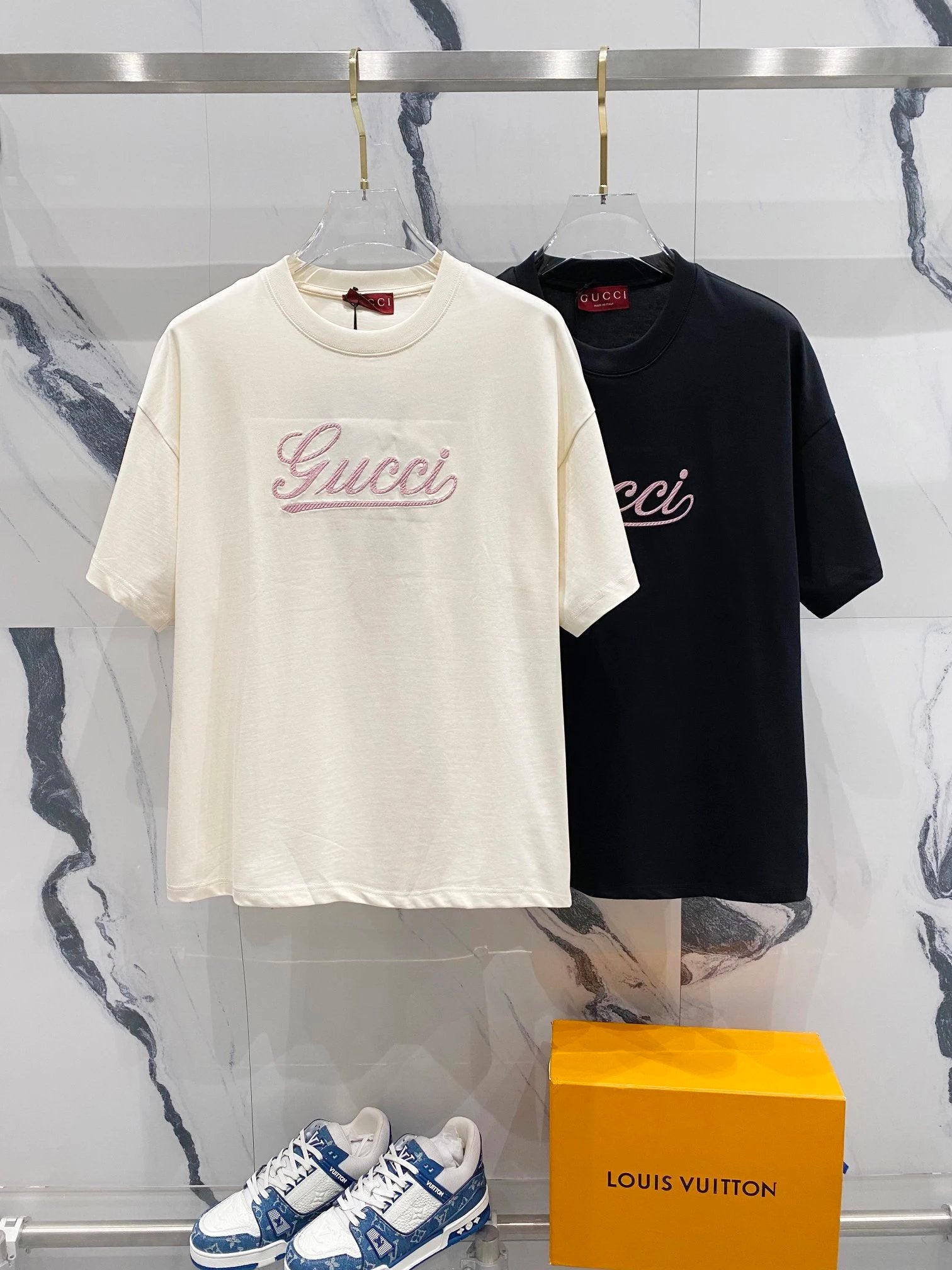 Gucci T-shirt Classic Pink Letter Embroidery?LOGO Logo Crew Neck Short Sleeve Pure Cotton T Unisex T-Shirt OS Loose Fit Base Shirt Summer Casual Simple T-Shirt