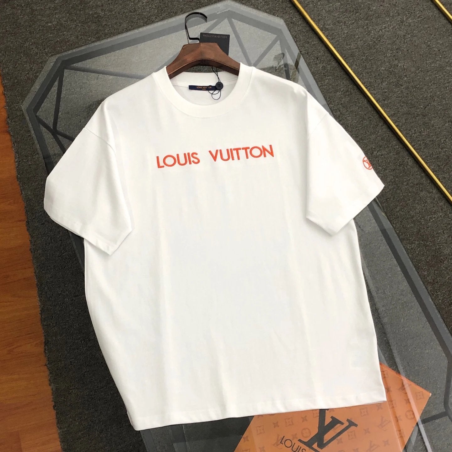 Louis Vuitton LV T-shirt Chest Brand Letter Embroidery logo round Neck Short Sleeve25ss New Pure Cotton Unisex Style T Casual T-Shirt Base Layer Shirt OS Loose Fit Half Sleeve Top Plus Size