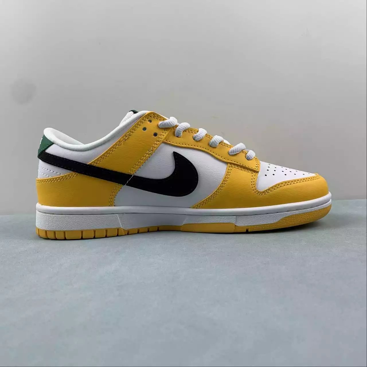 Nike Dunk Low shoes